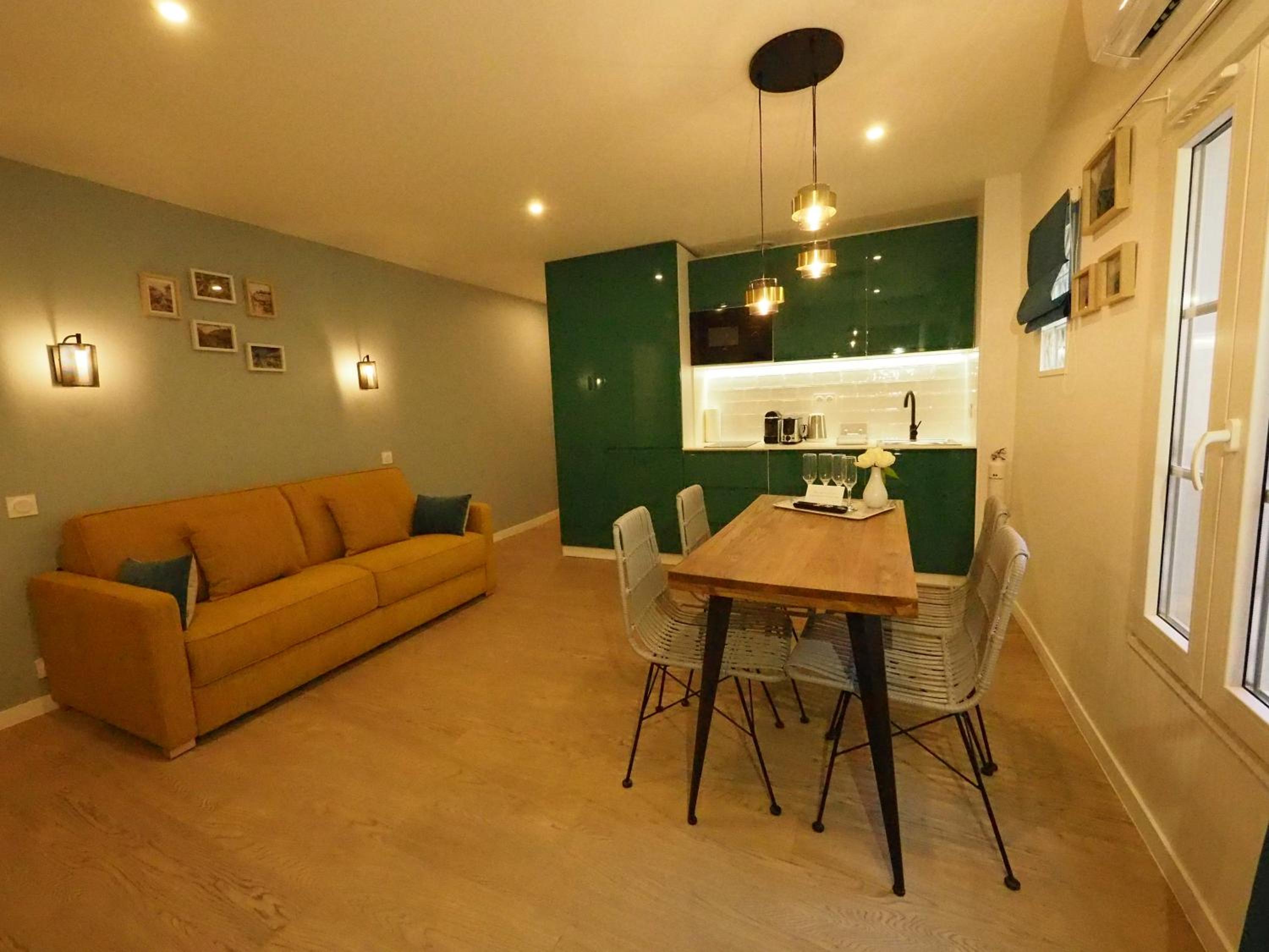 Bastille ChicSuites