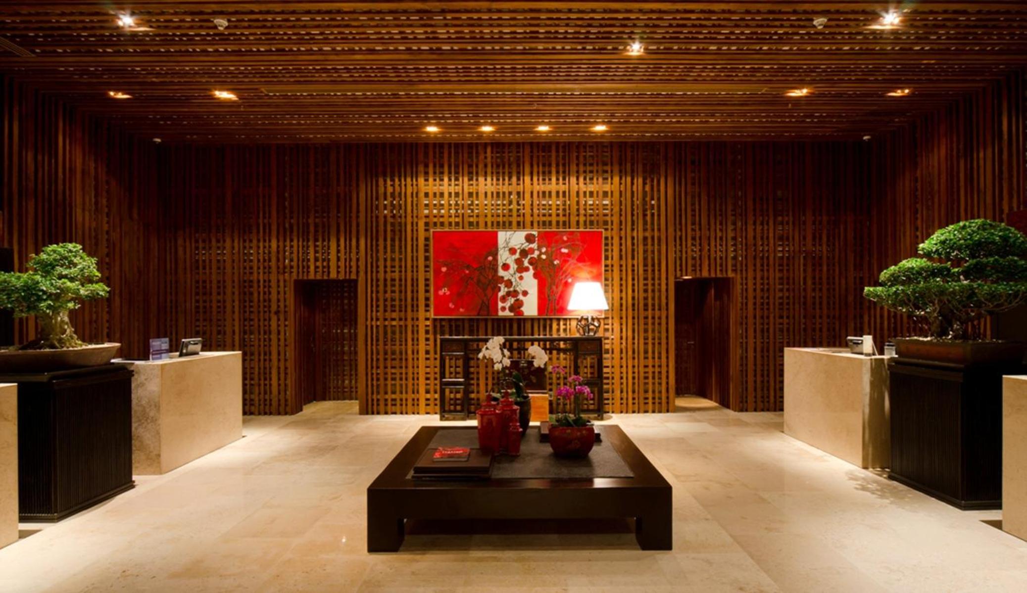 Lobby & Reception