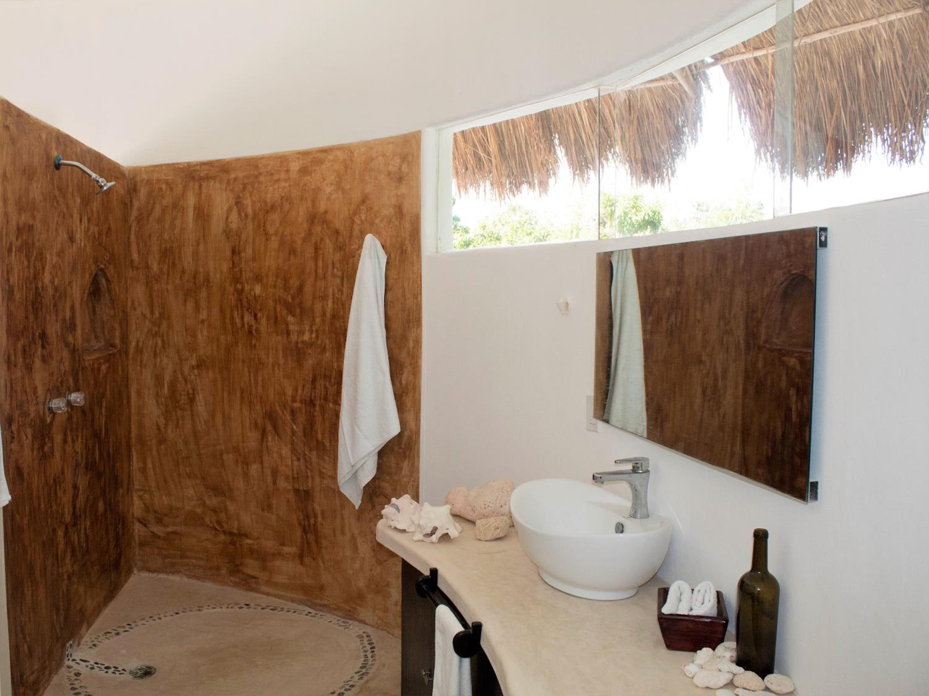 Lunah Xcacel Suites