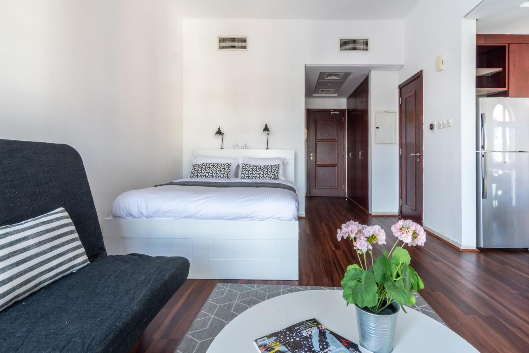 The Smart Concierge - Discovery Gardens street 4