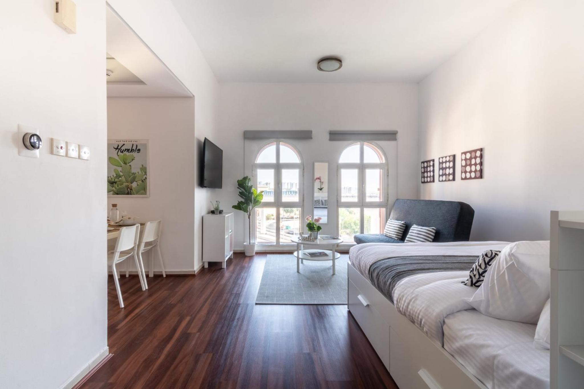 The Smart Concierge - Discovery Gardens street 4