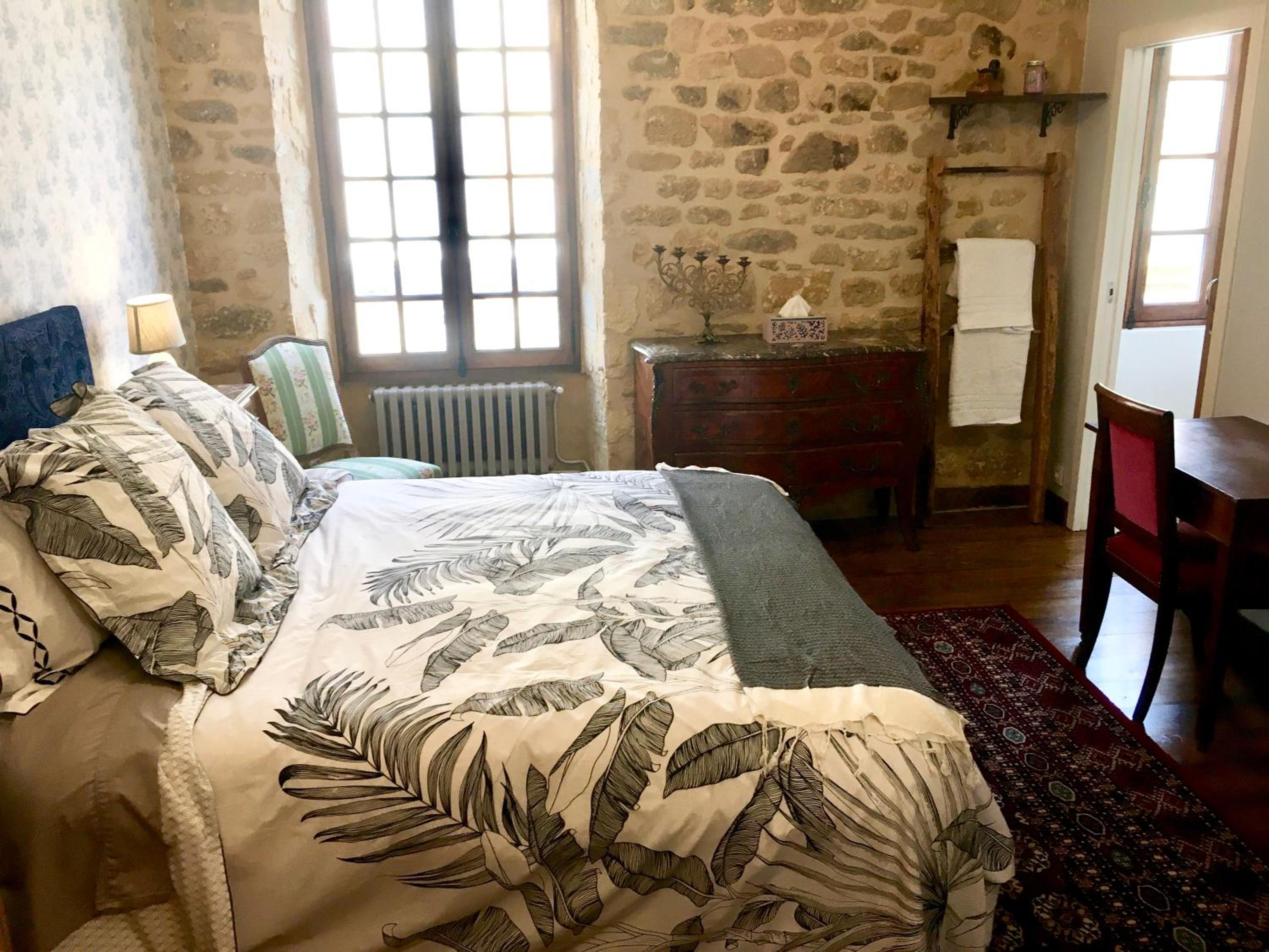 The Little Cousins of Quebec - Guest Rooms in Domme