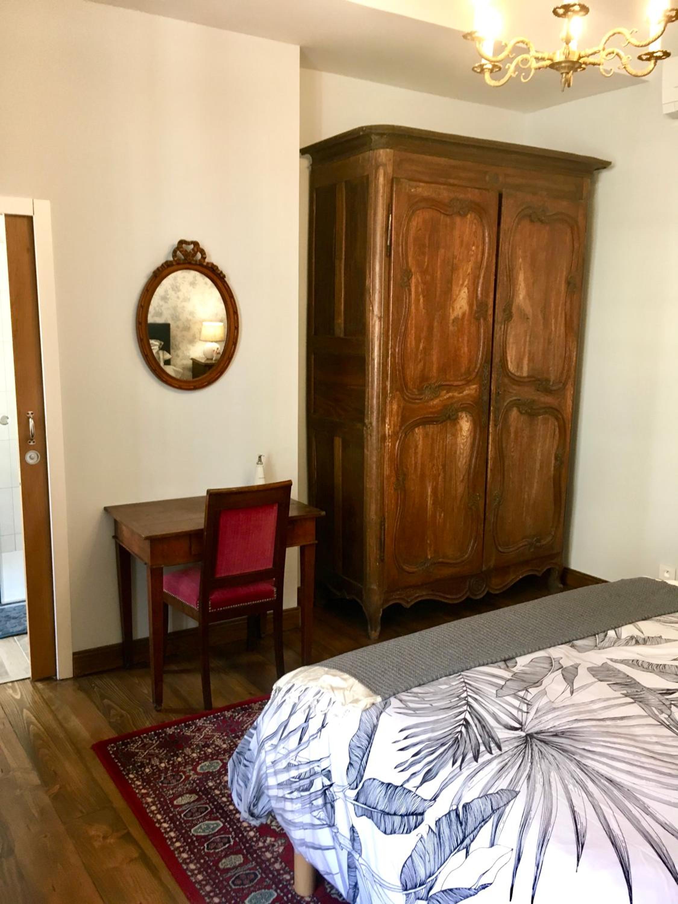 The Little Cousins of Quebec - Guest Rooms in Domme