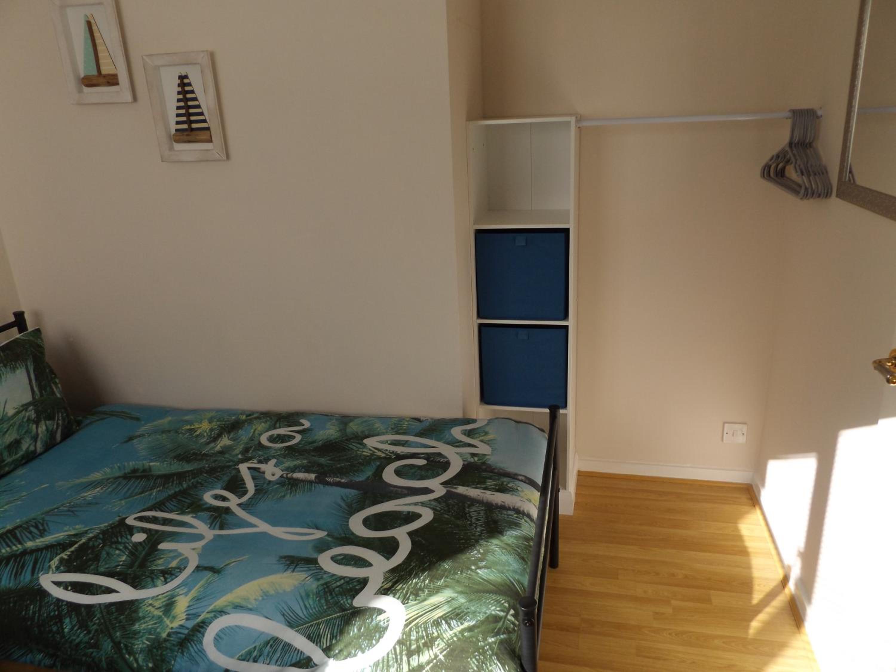 Family guest suite in Cheselbourne view 2