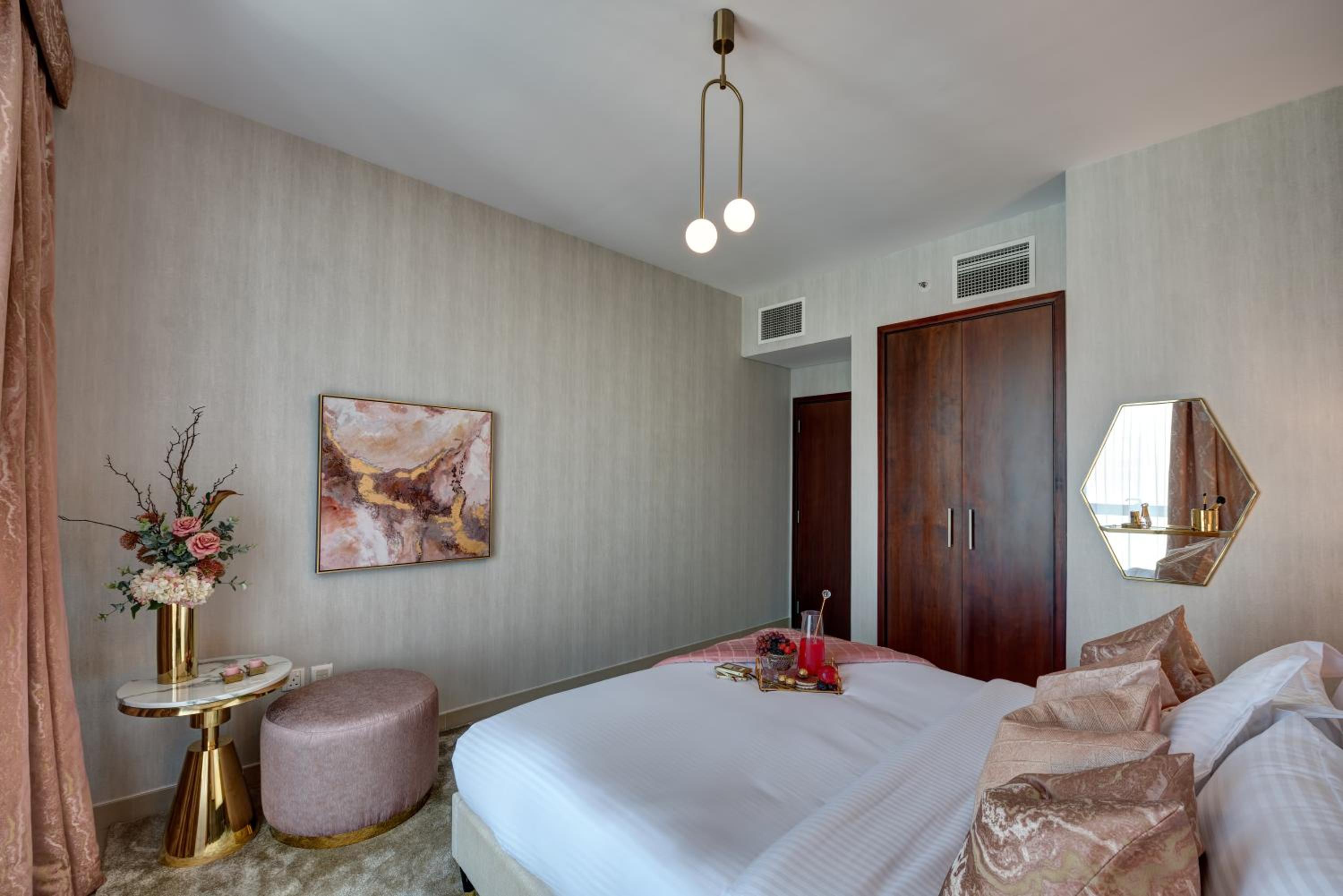 Durrani Homes - Designer 2BR Apt with stunning Burj khalifa and Fountain View