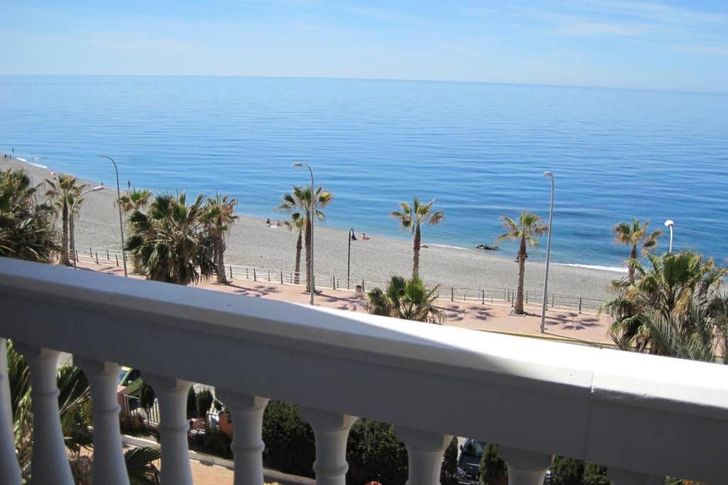 ESTUDIO DELANTE DEL MAR photo 2