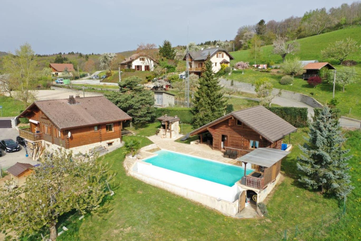 Chalet le Pré de la Dame view 2