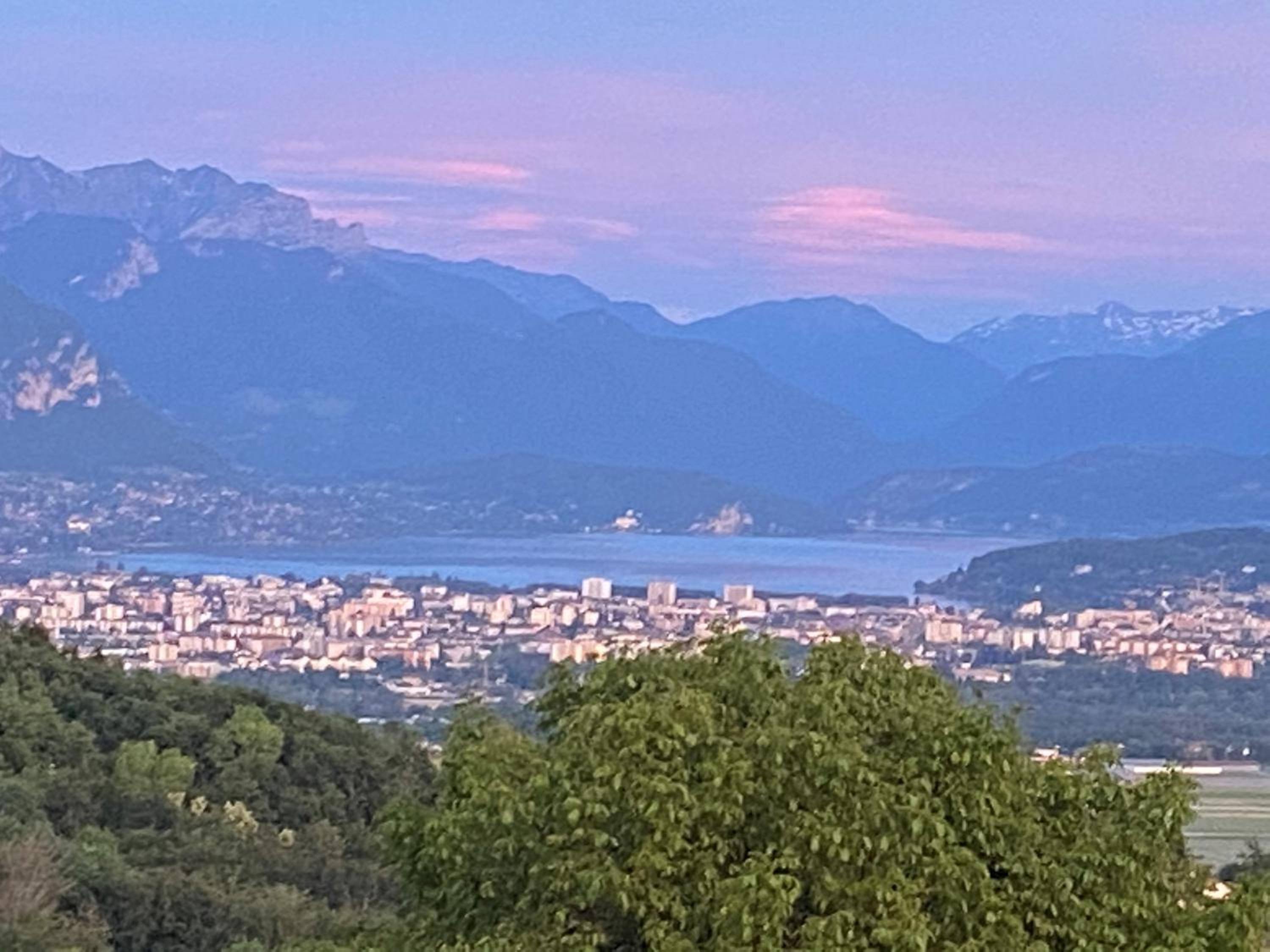 Chalet le Pré de la Dame view 3