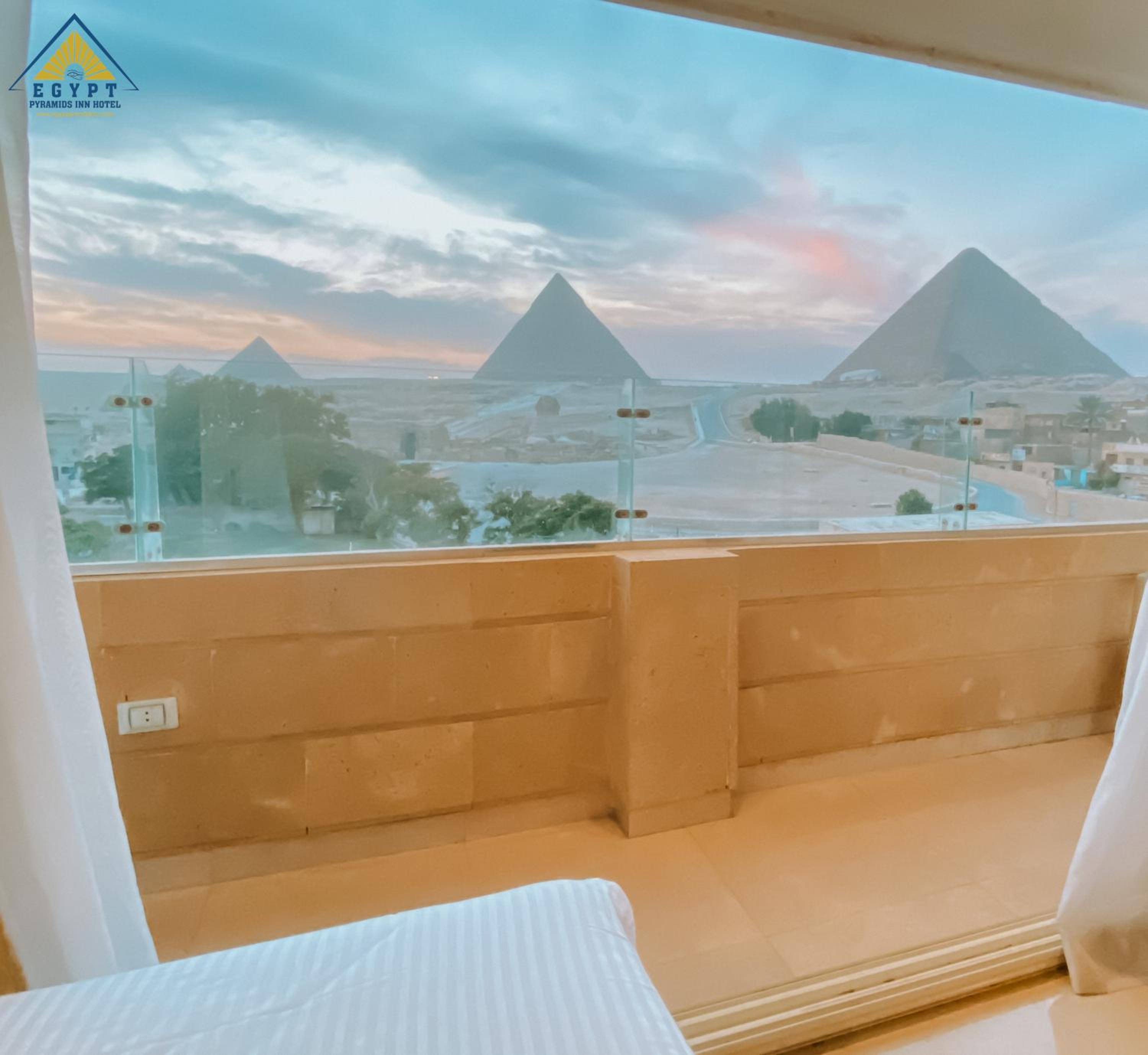 Egypt pyramids inn