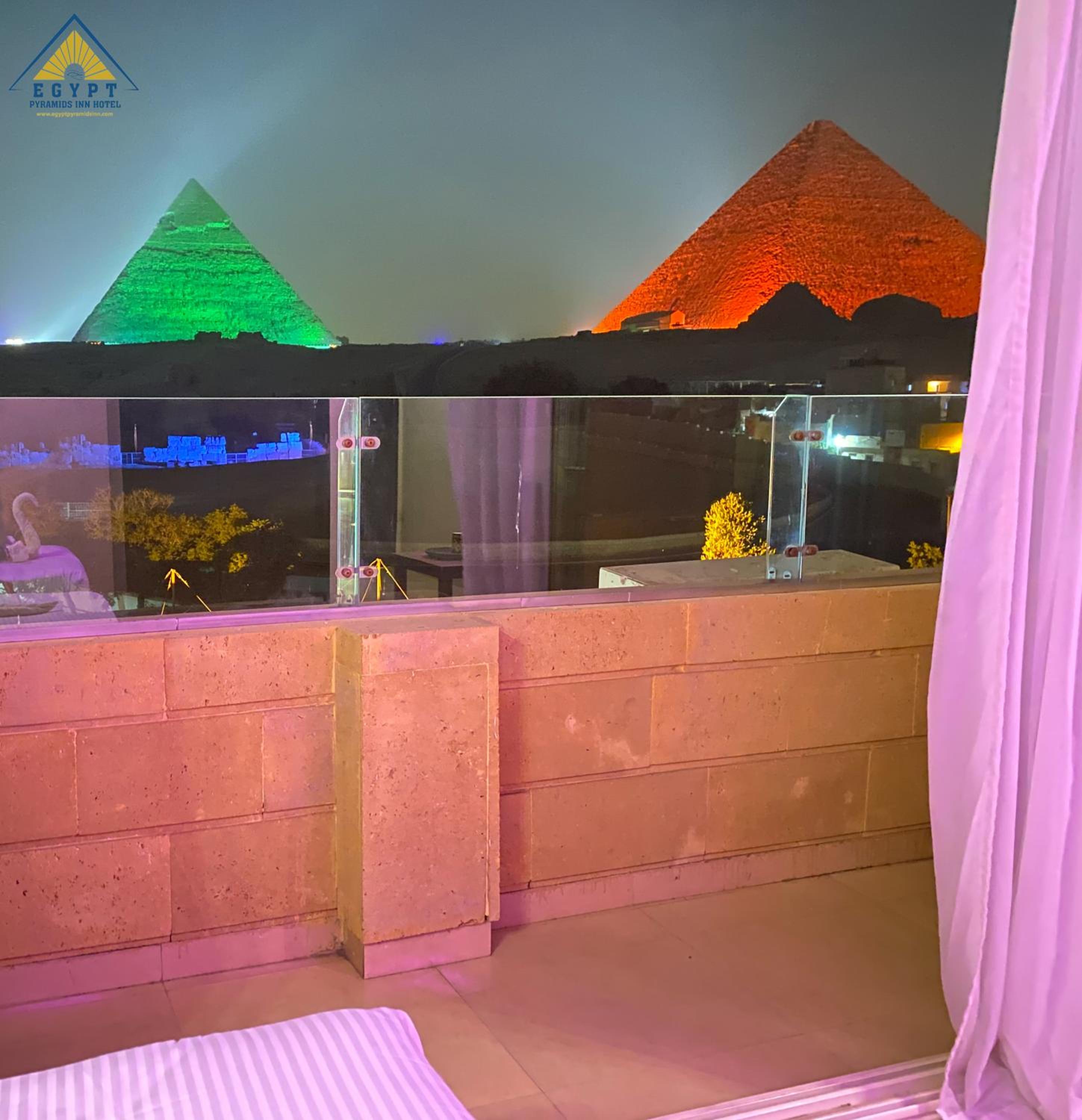 Egypt pyramids inn