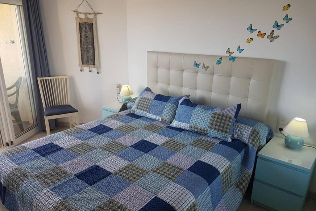 021 - Wonderful Beachfront Apartment with Stunning Sea Views photo 4