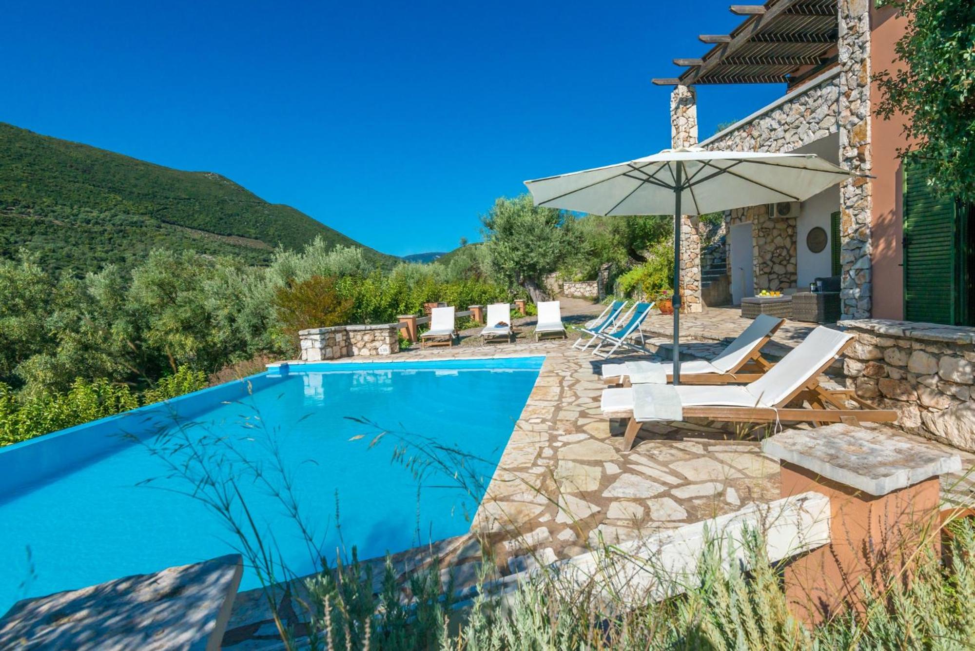 SivotaBayVillas Lefkada - 3 bedrooms villas with sea view & private pool