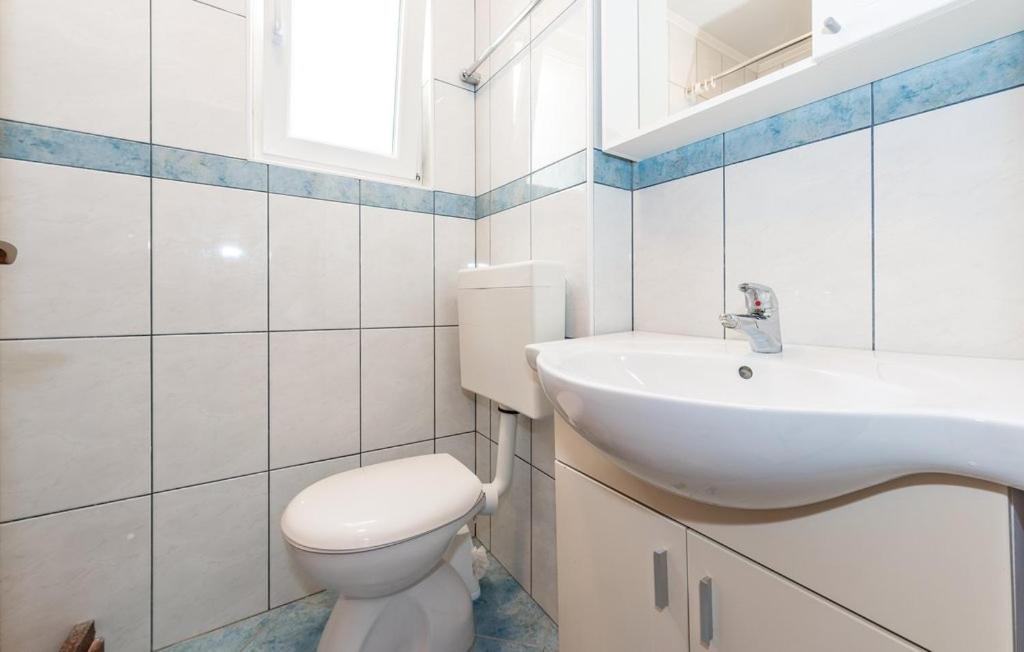 Apartments Lord Pirovac Croatia view 4