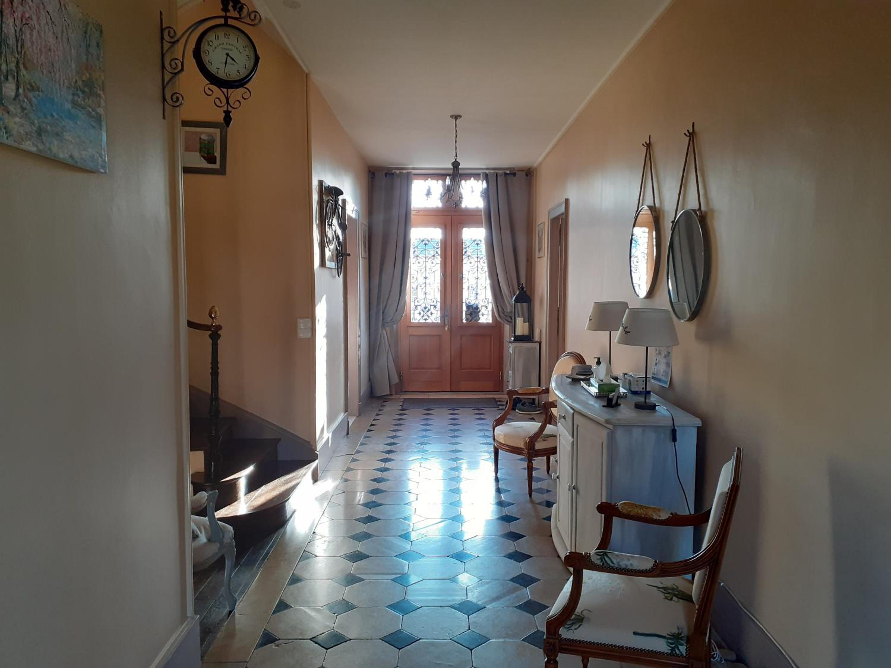 A La Maison Du Canal