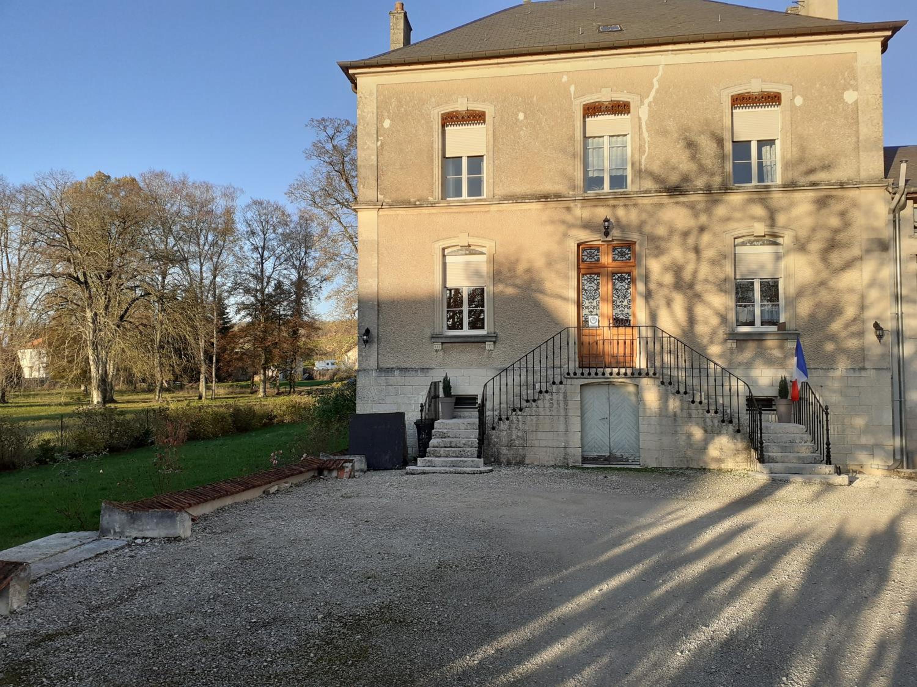 A La Maison Du Canal