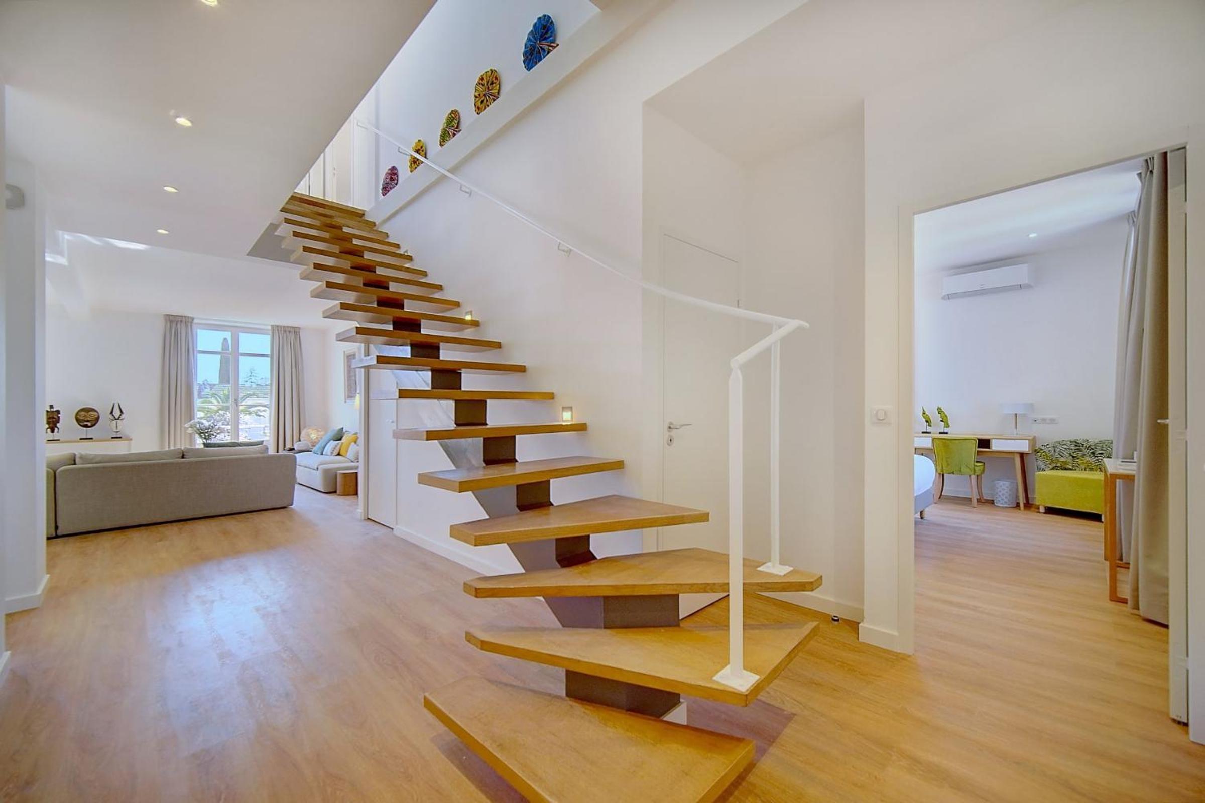 IMMOGROOM - Magnificent 180m duplex apartment - Parking - Air conditioning photo 4