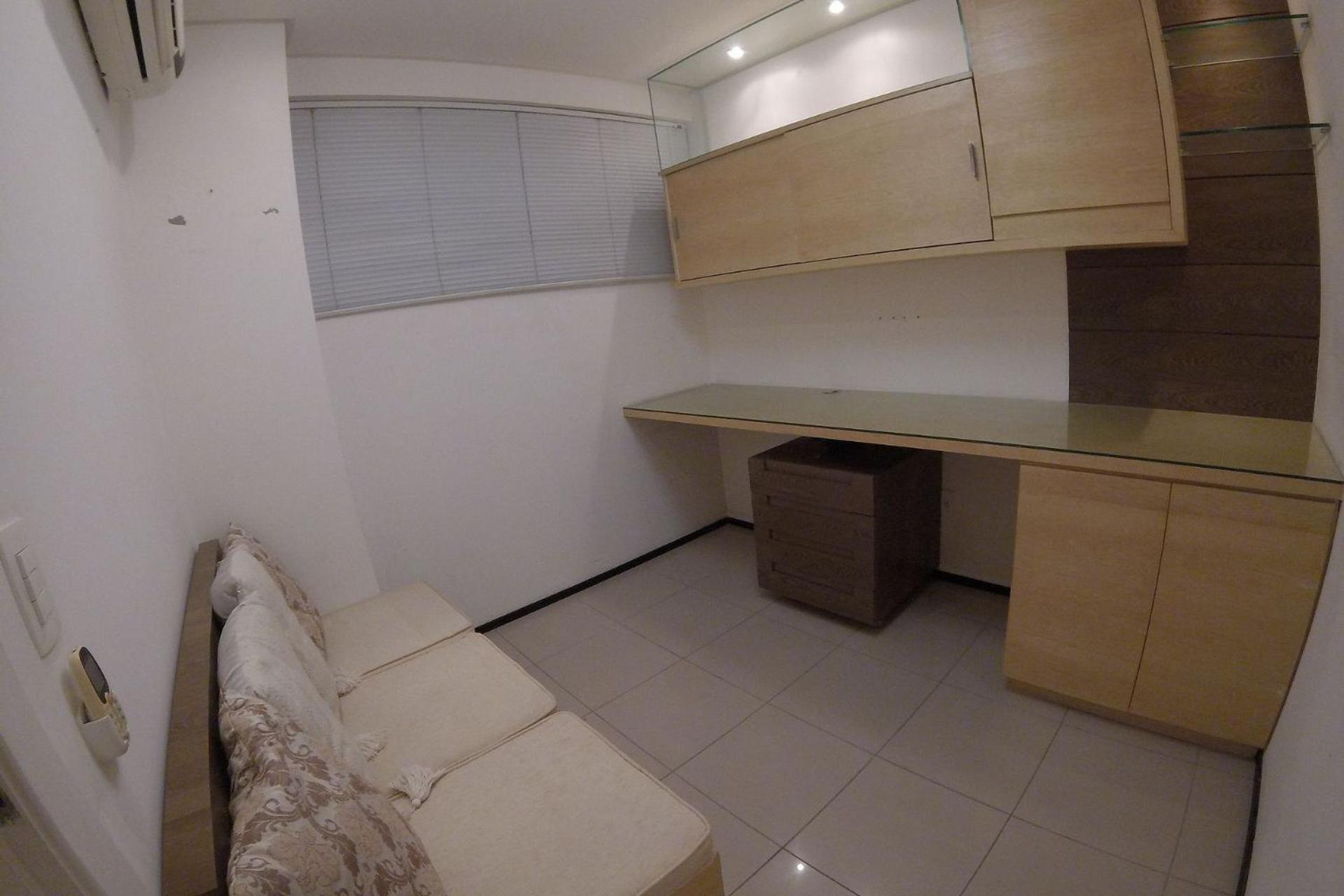 Cobertura a 200 metros da feirinha da beira mar