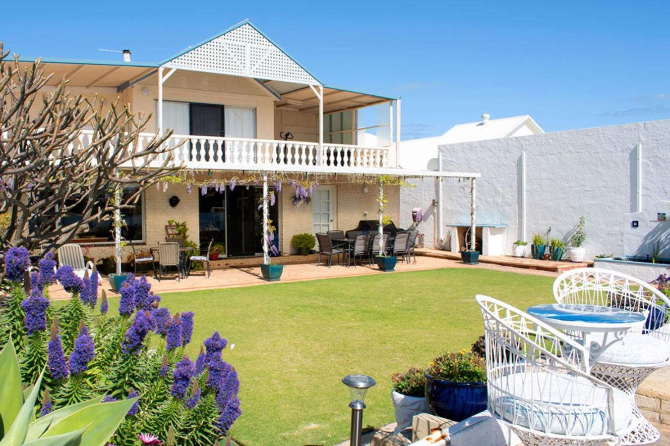 Boathouse Bunbury Bed & Breakfast