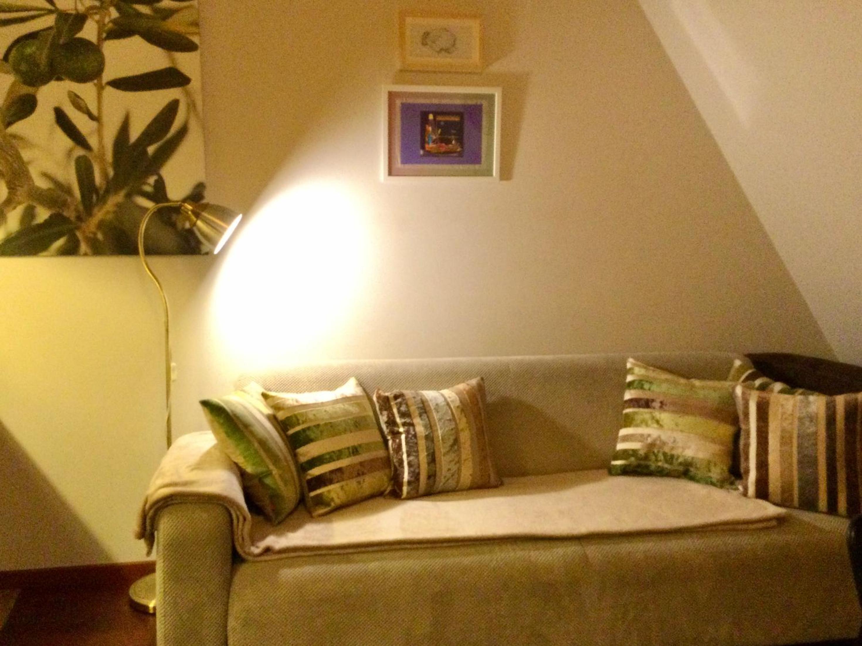 Main Street Apartment - Old Town
