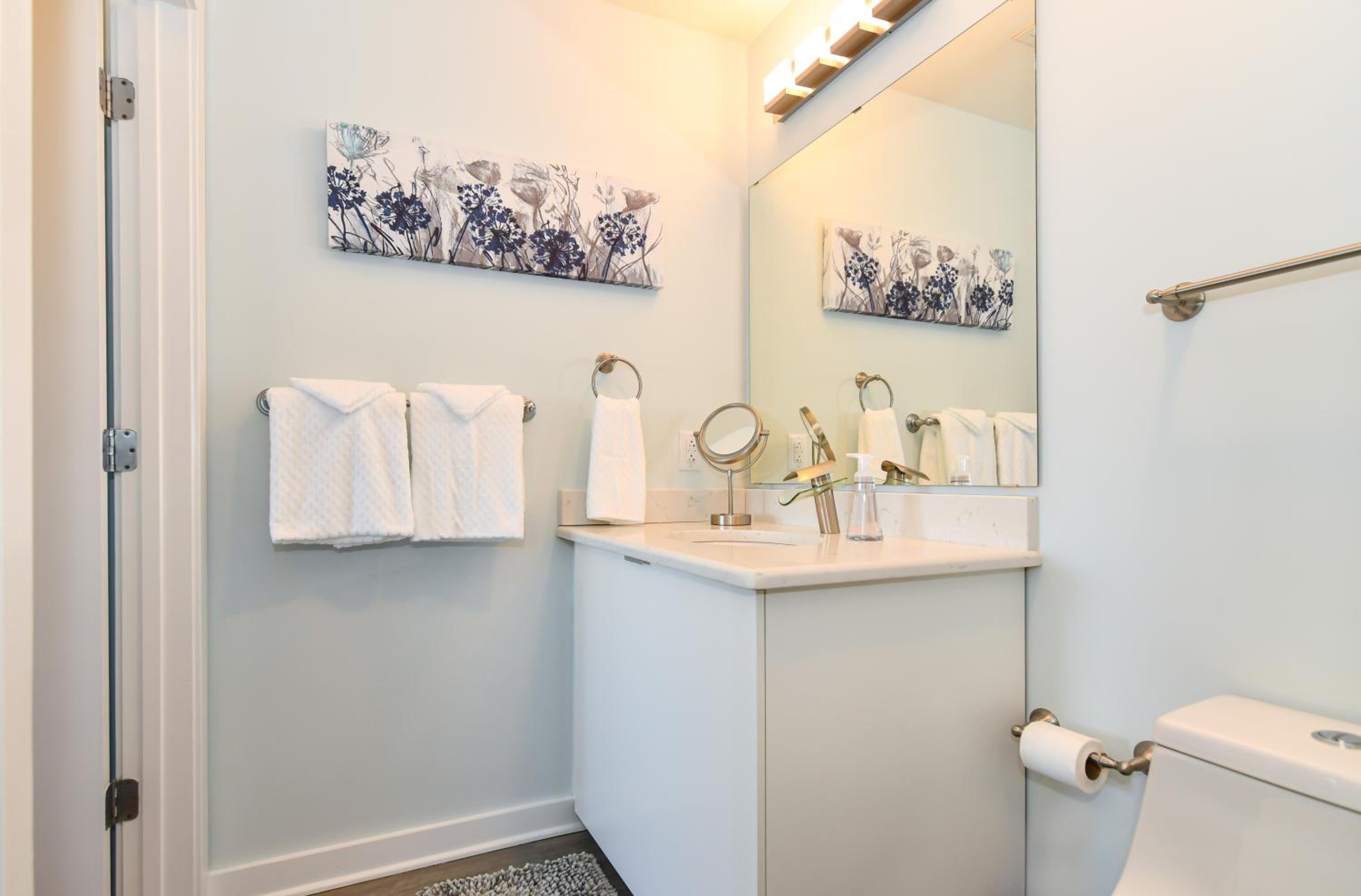 {Cloud 9} Luxury 2 Bedroom Condo in Uptown Charlotte