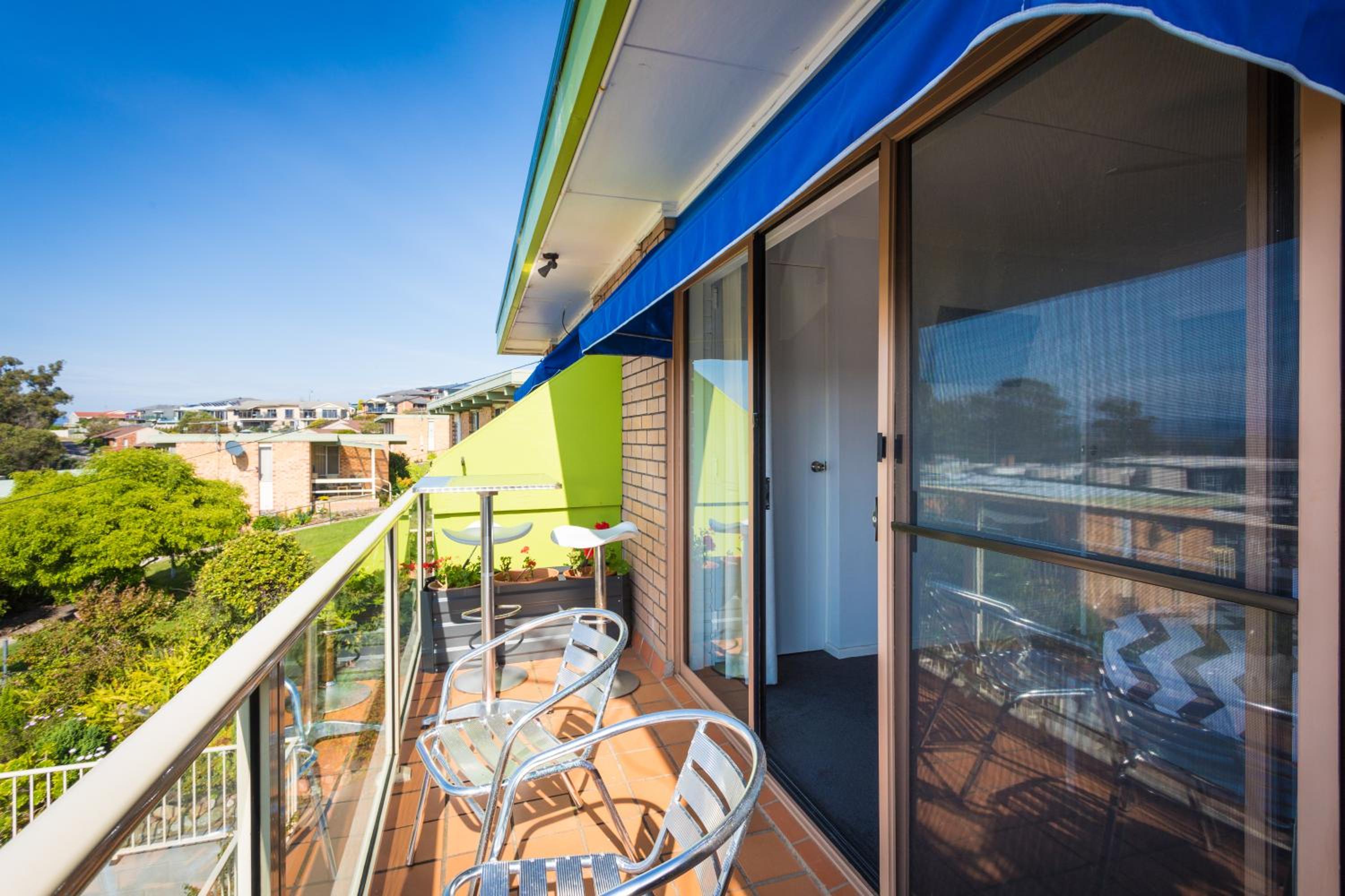 balcony