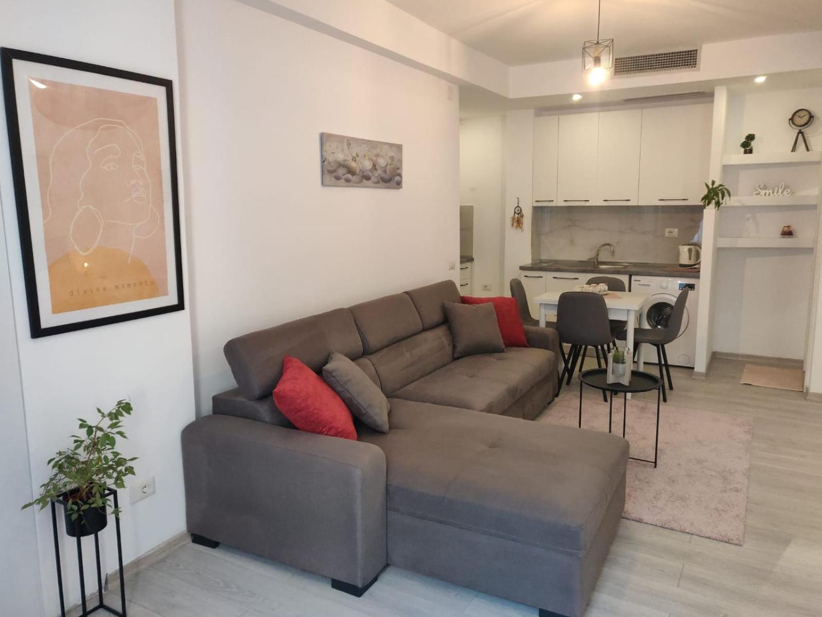 E&A Apartments Guesthouse