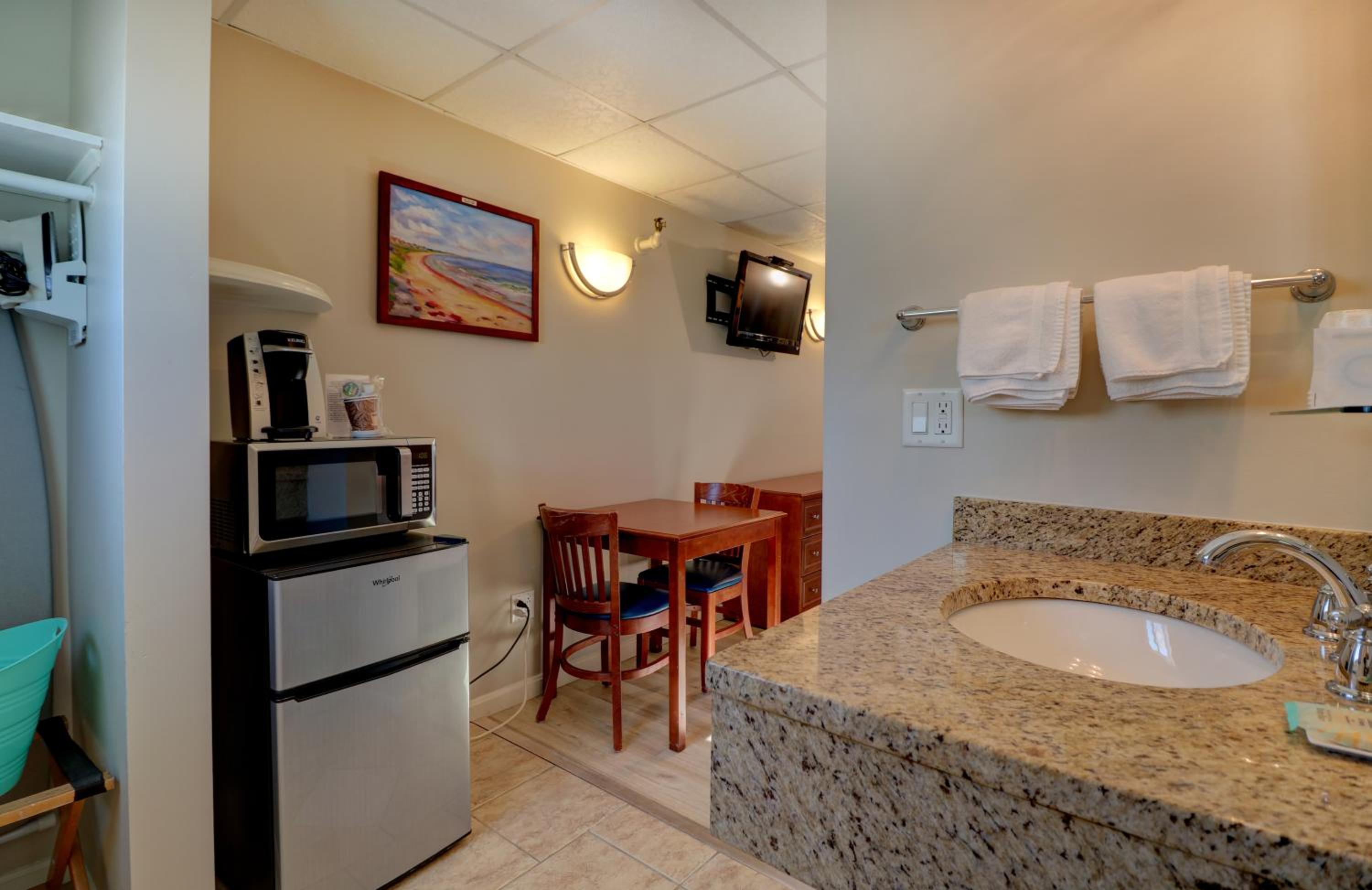 Atlantic Oceanfront Hotel, Wells Beach - Property Image 2