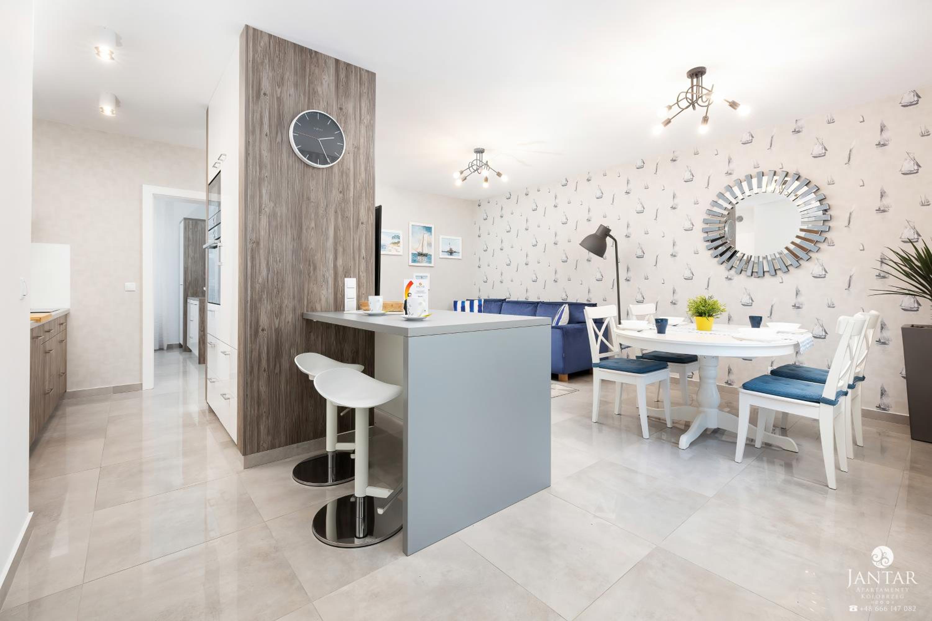 Jantar Apartamenty - DELUXE CITY CENTER view 3