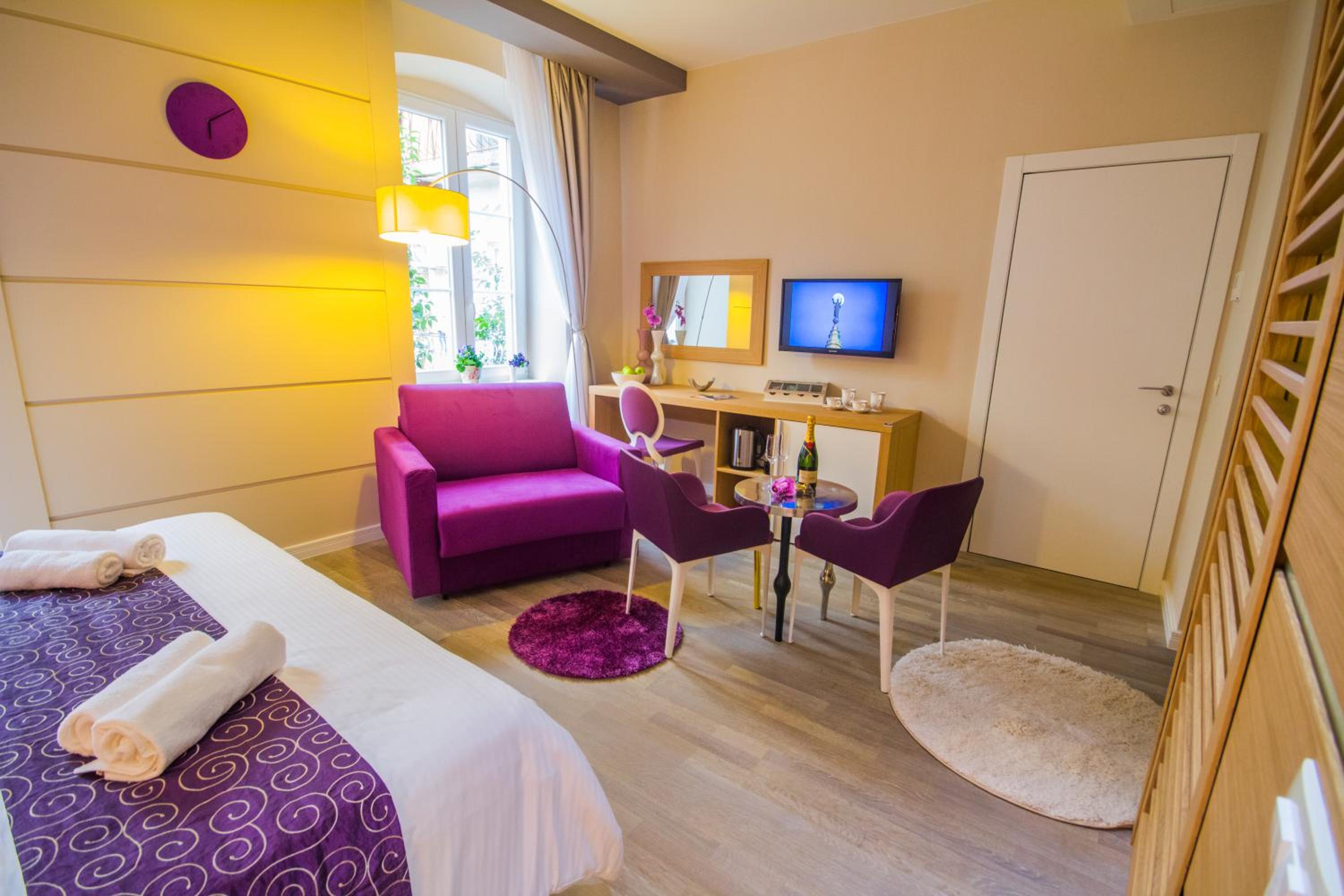 Peninsula Luxury Rooms — photo 40