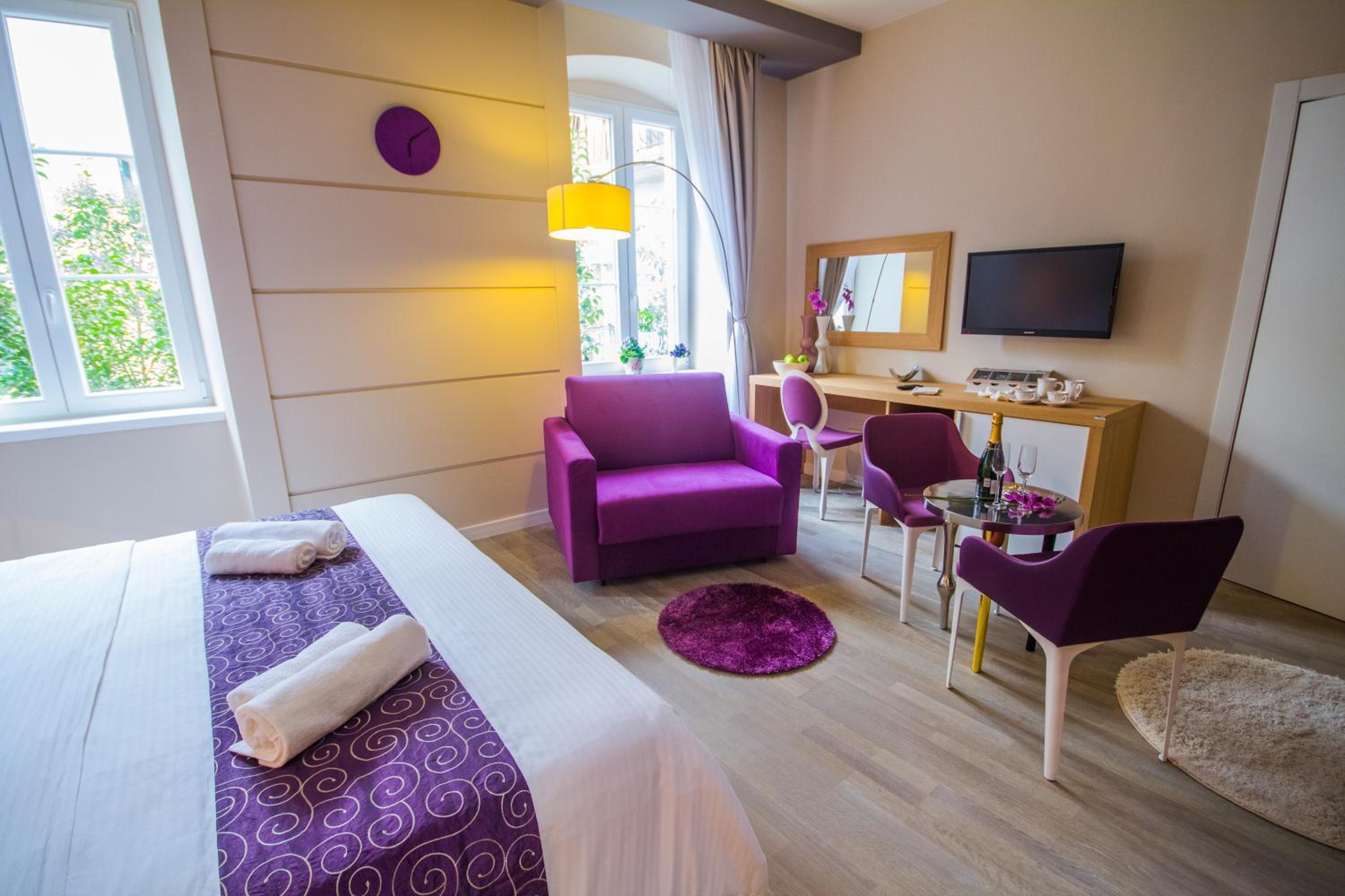 Peninsula Luxury Rooms — photo 35