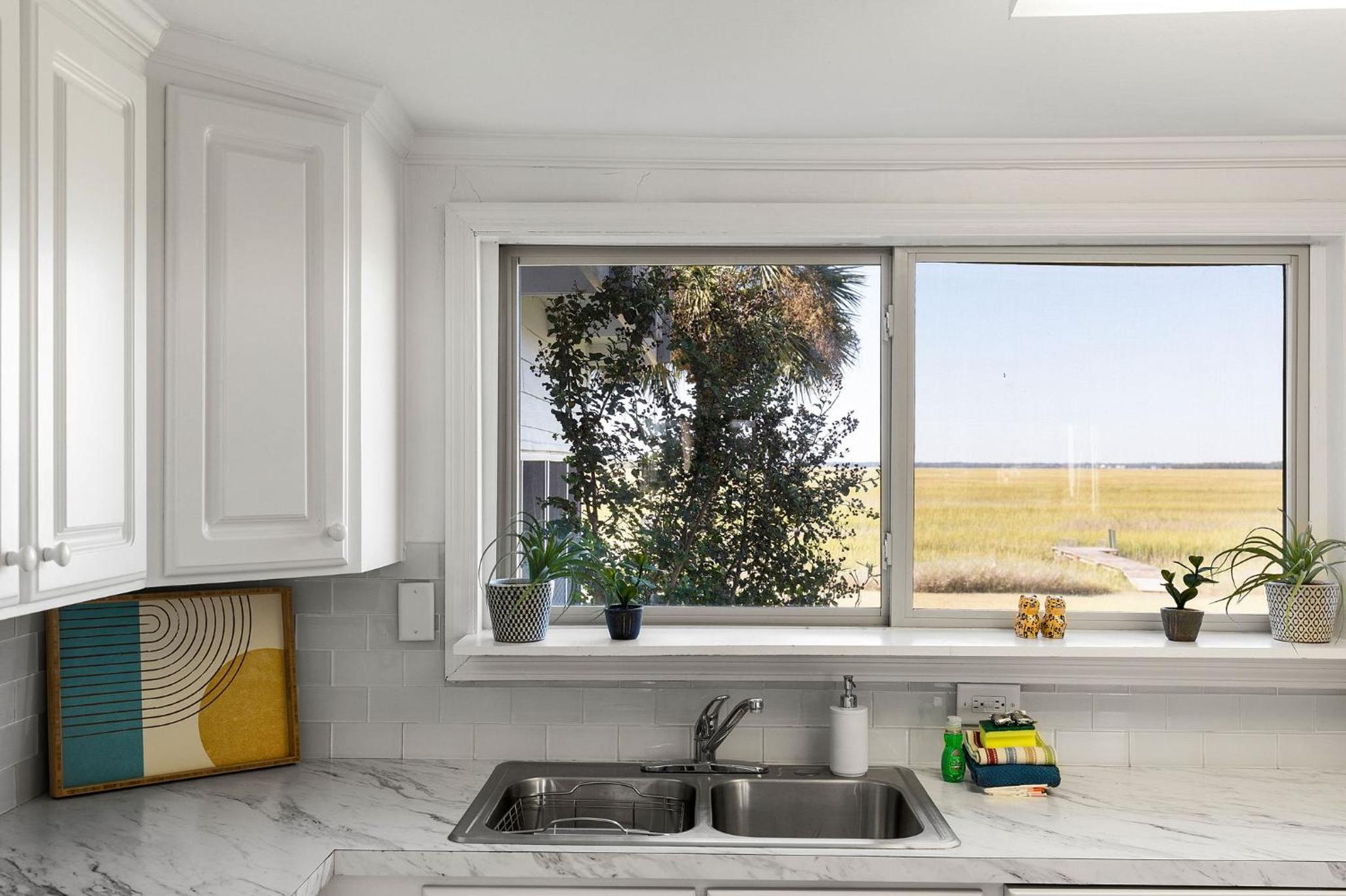 1684 E Ashley - Sol Searcher - 2 Bedrooms view 2
