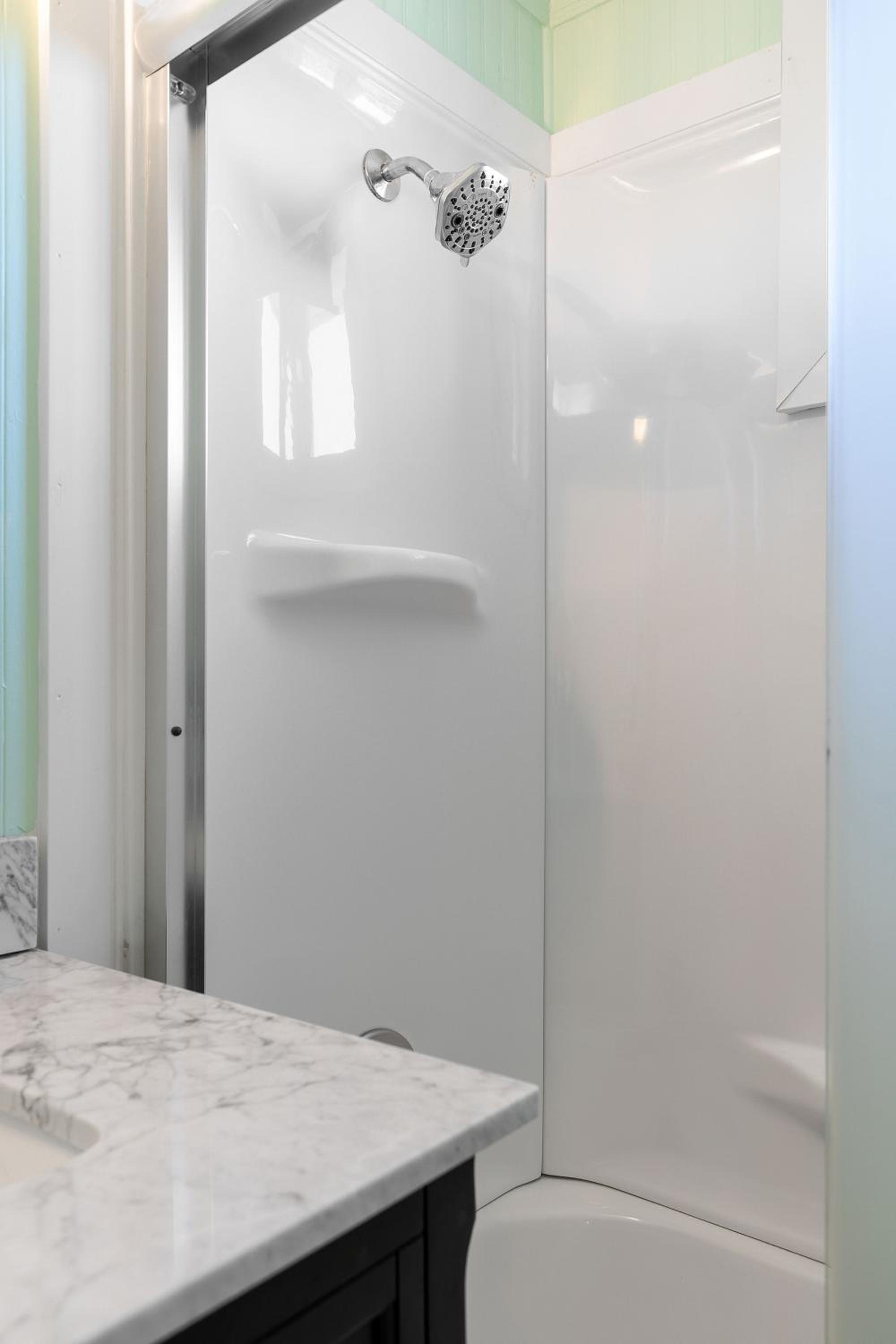 1684 E Ashley - Sol Searcher - 2 Bedrooms