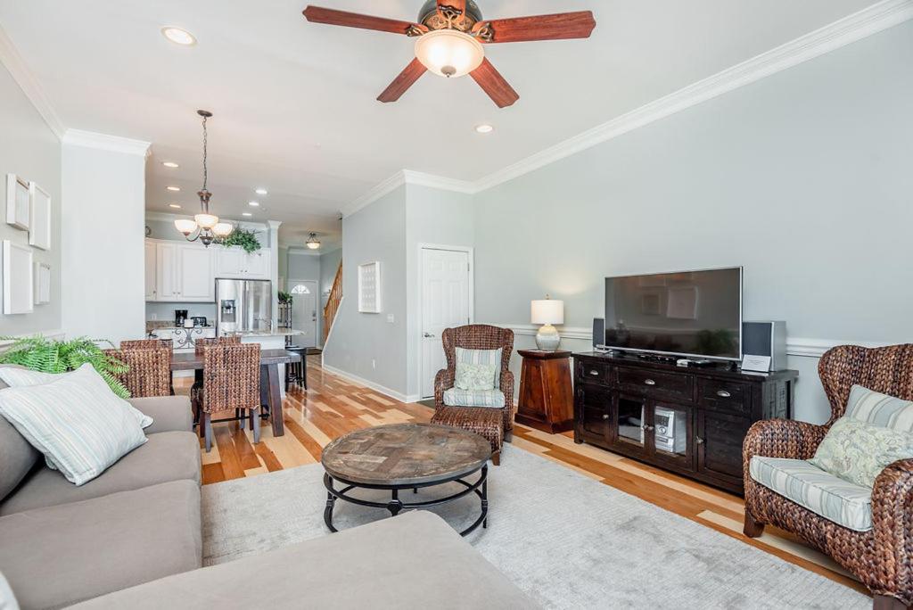 84 Waters Edge - Riverview Townhouse - Pool