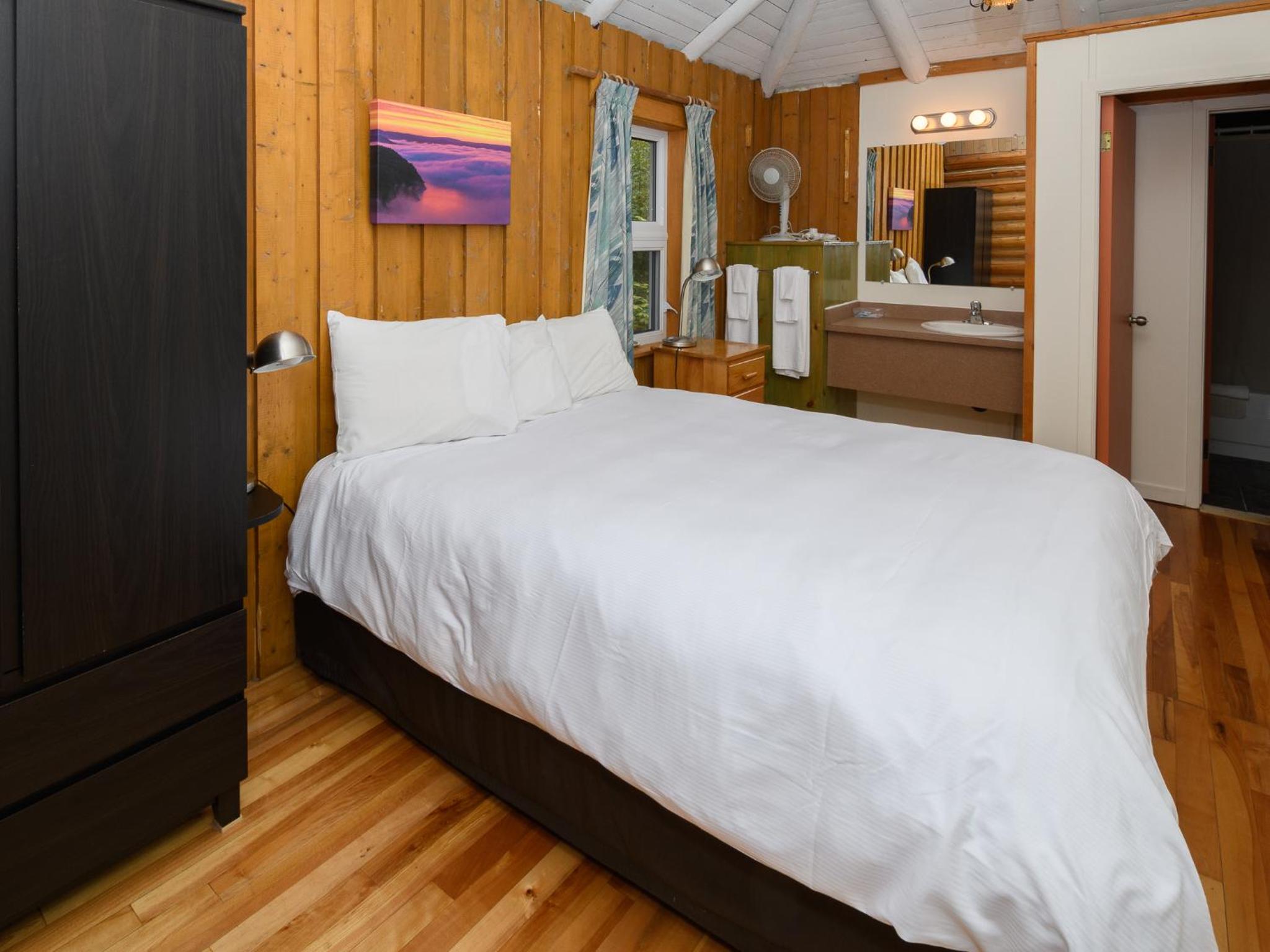 Au Pic de l'Aurore Motel-Chalets