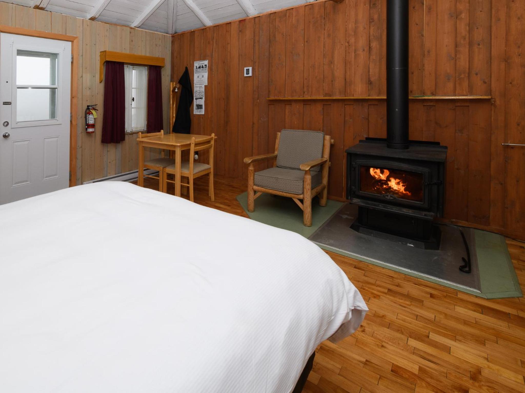 Au Pic de l'Aurore Motel-Chalets