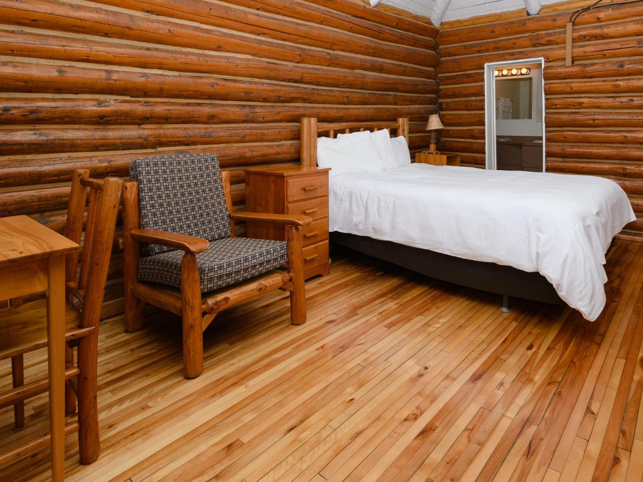 Au Pic de l'Aurore Motel-Chalets