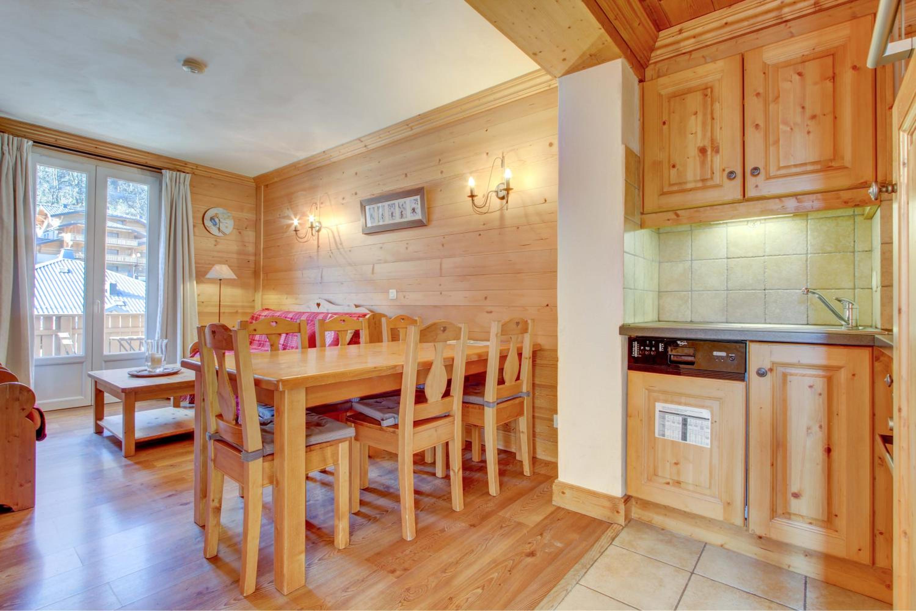 LODGE 8 view 4