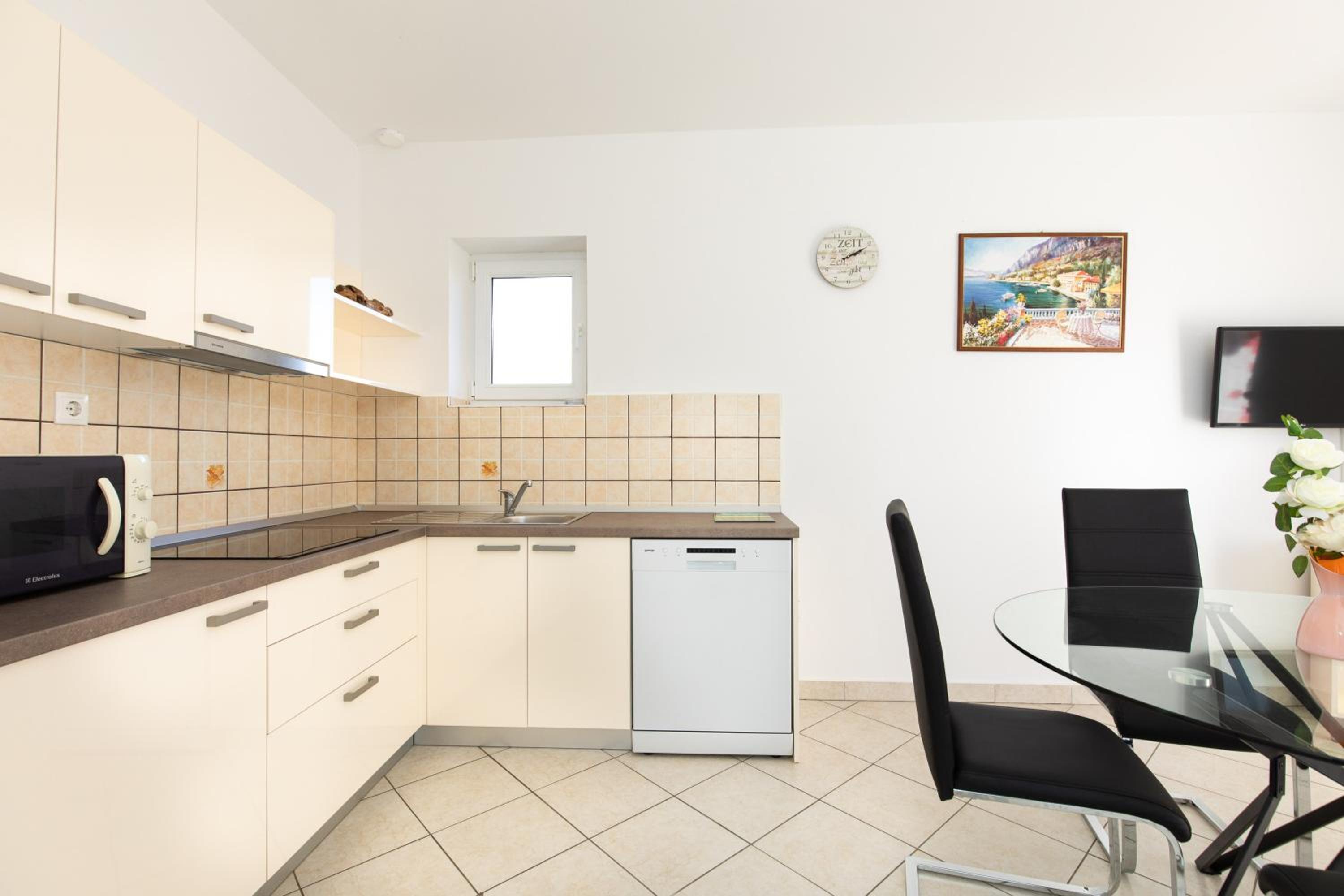 Apartments with pool Ivana Krk view 4