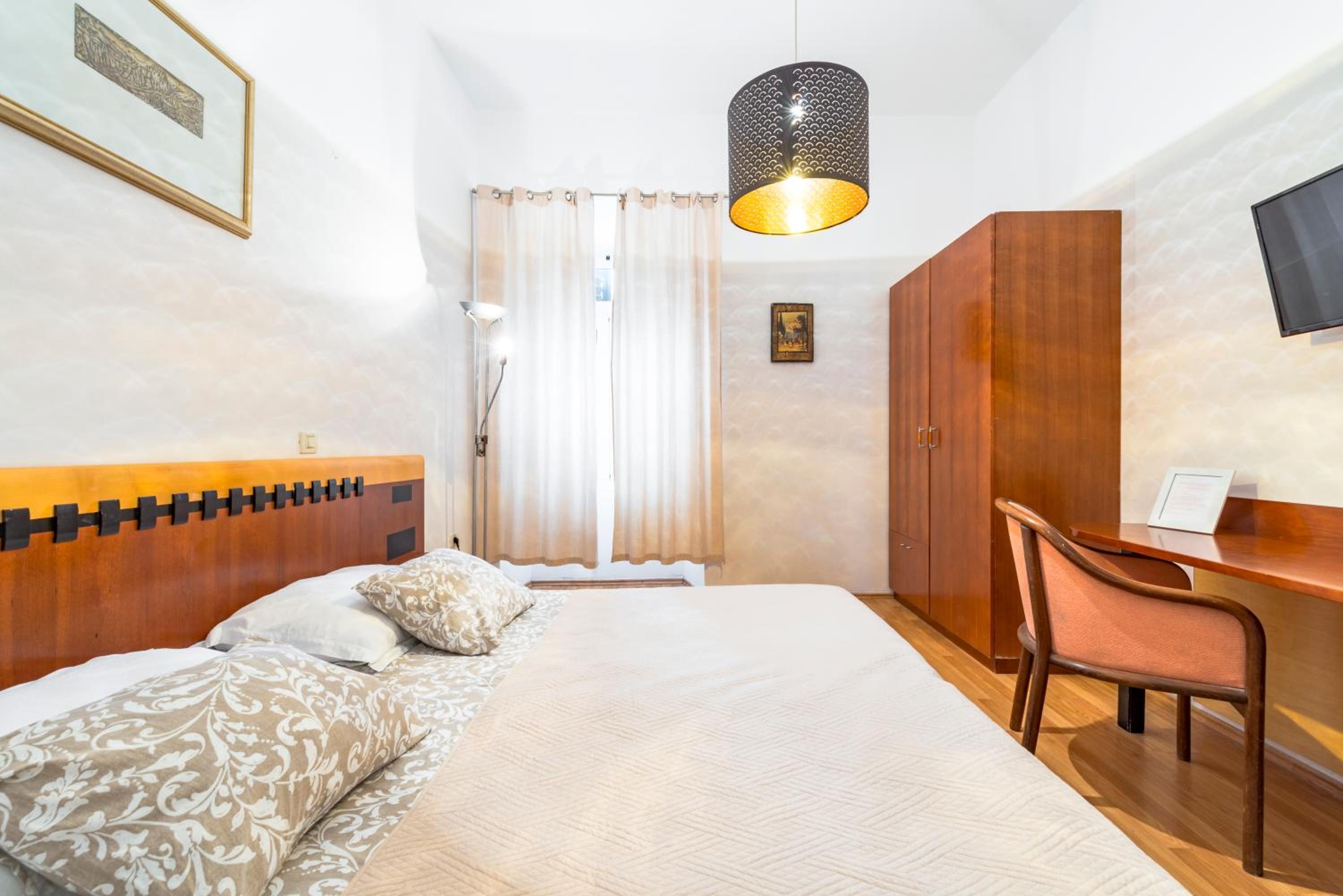 Kaboga street Rooms