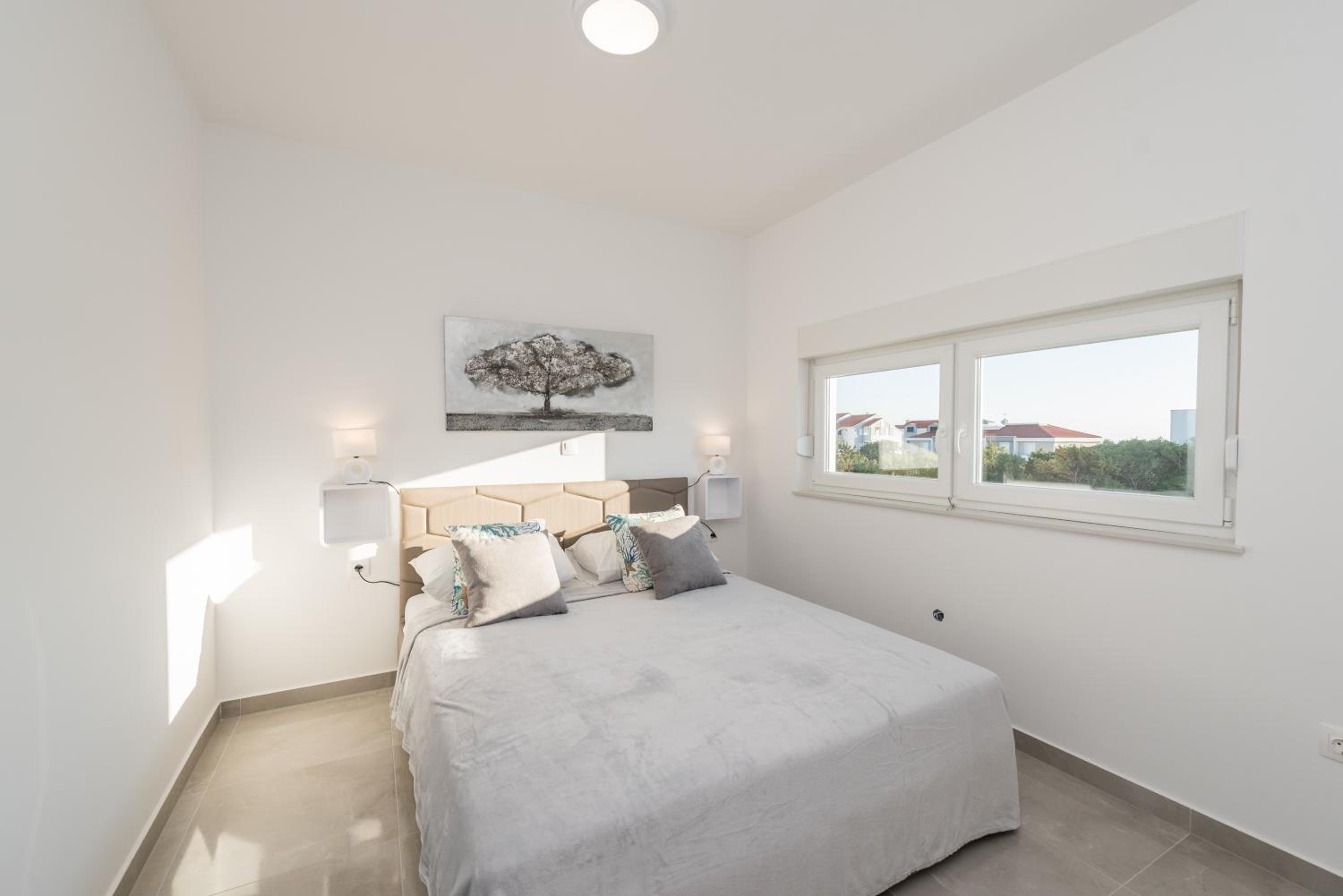 Zara luxury apartment with pool view 3