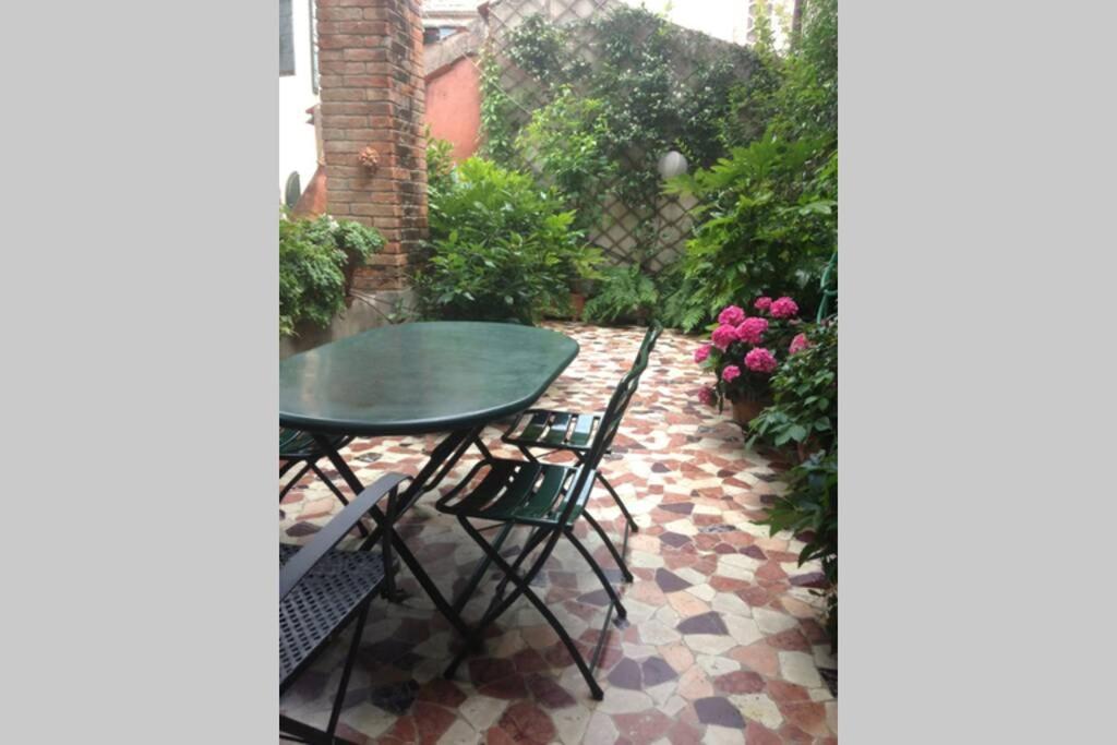 A PRIVATE TERRACE IN THE HEART OF VENICE