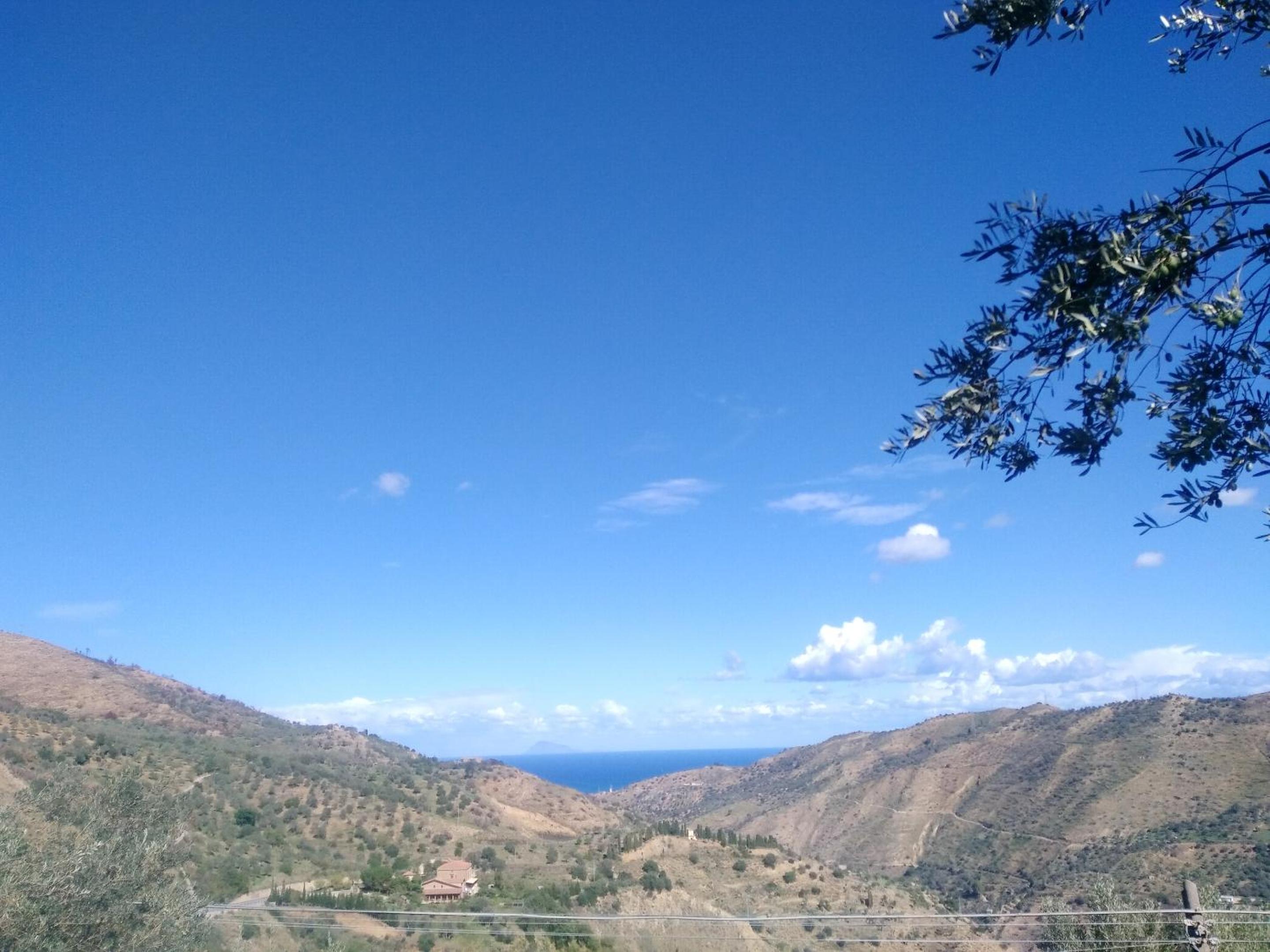 One bedroom appartement with sea view shared pool and furnished terrace at Reitano 5 km away from the beach