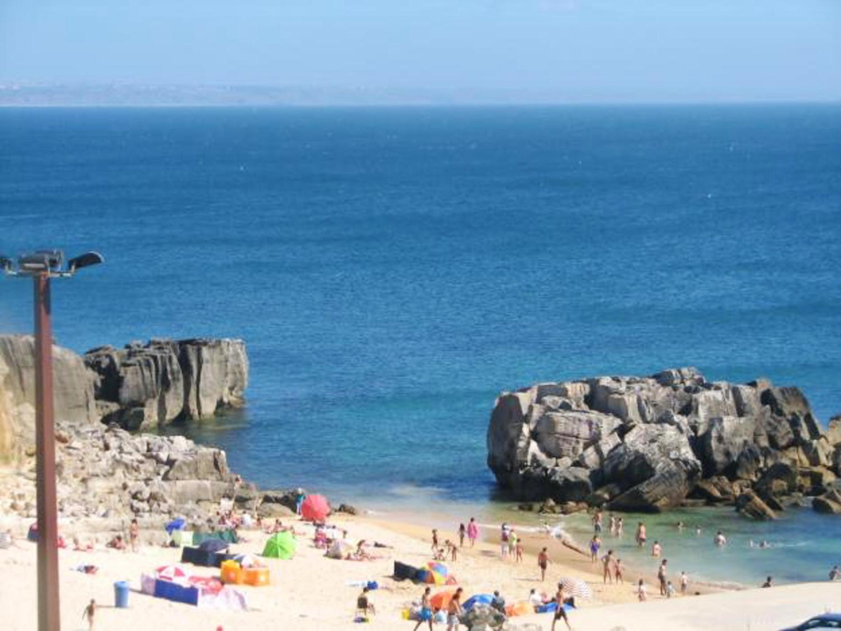One bedroom appartement at Peniche 400 m away from the beach with terrace and wifi