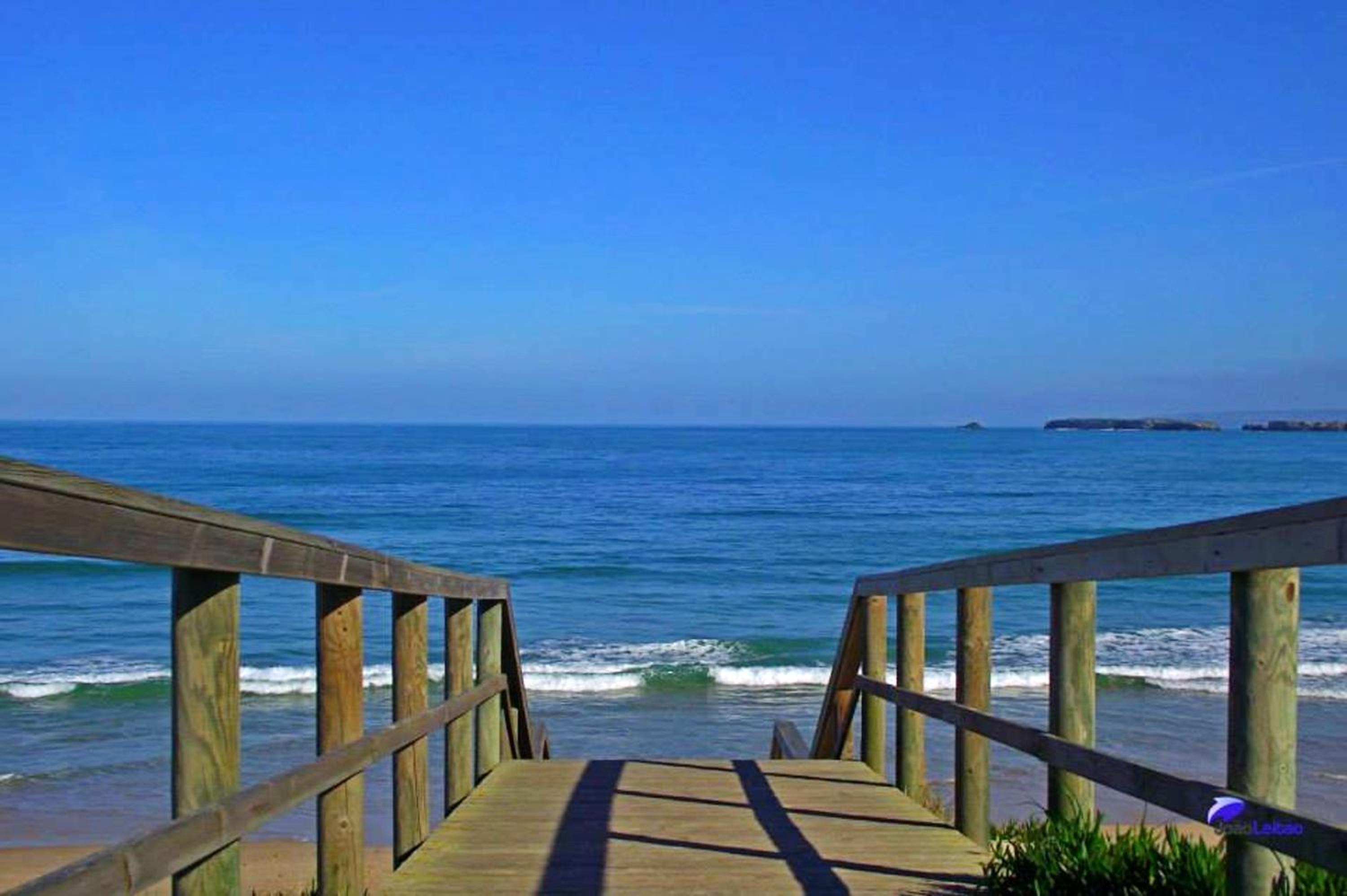 One bedroom appartement at Peniche 400 m away from the beach with terrace and wifi