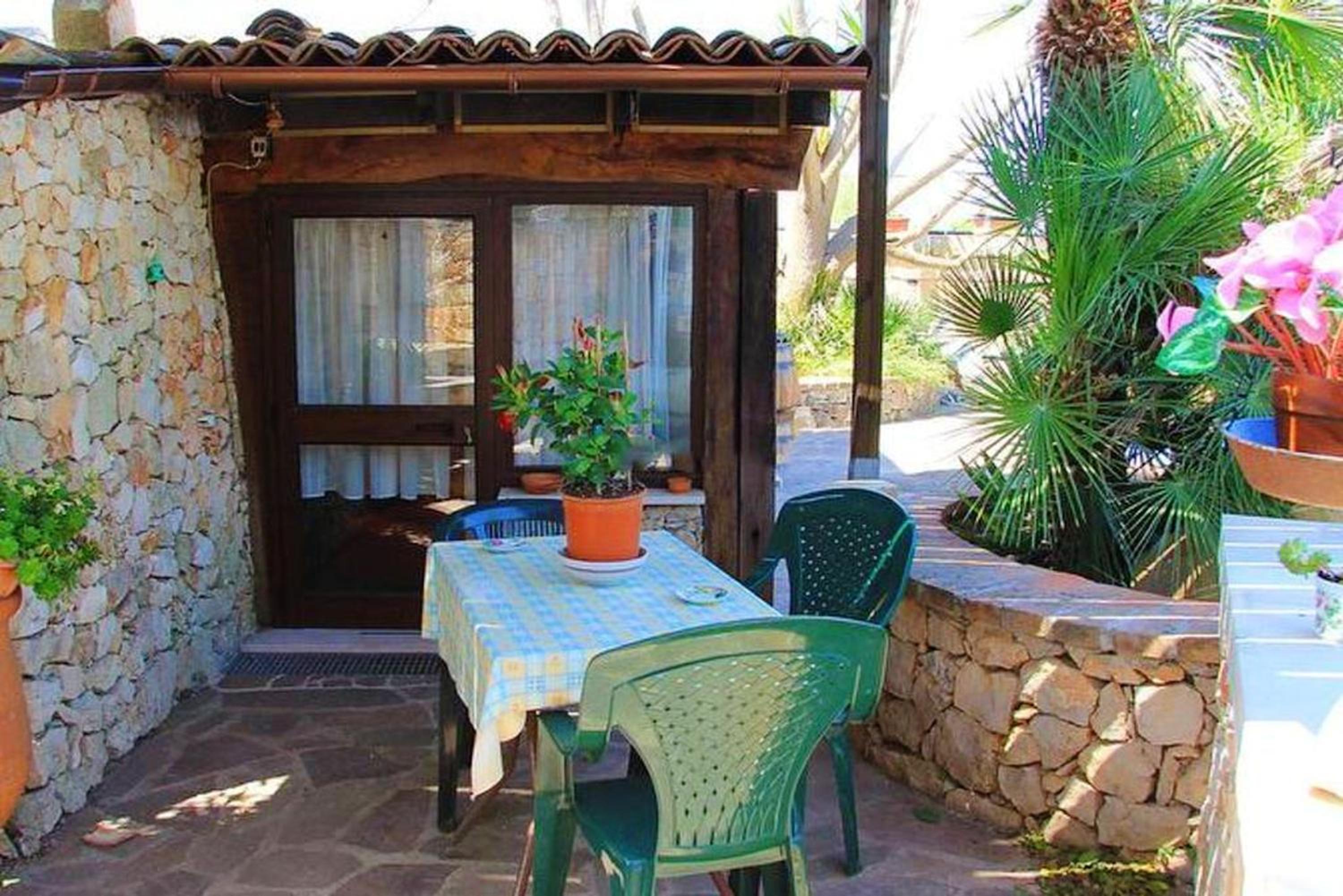 One bedroom appartement with shared pool garden and wifi at Castrignano del Capo 4 km away from the beach