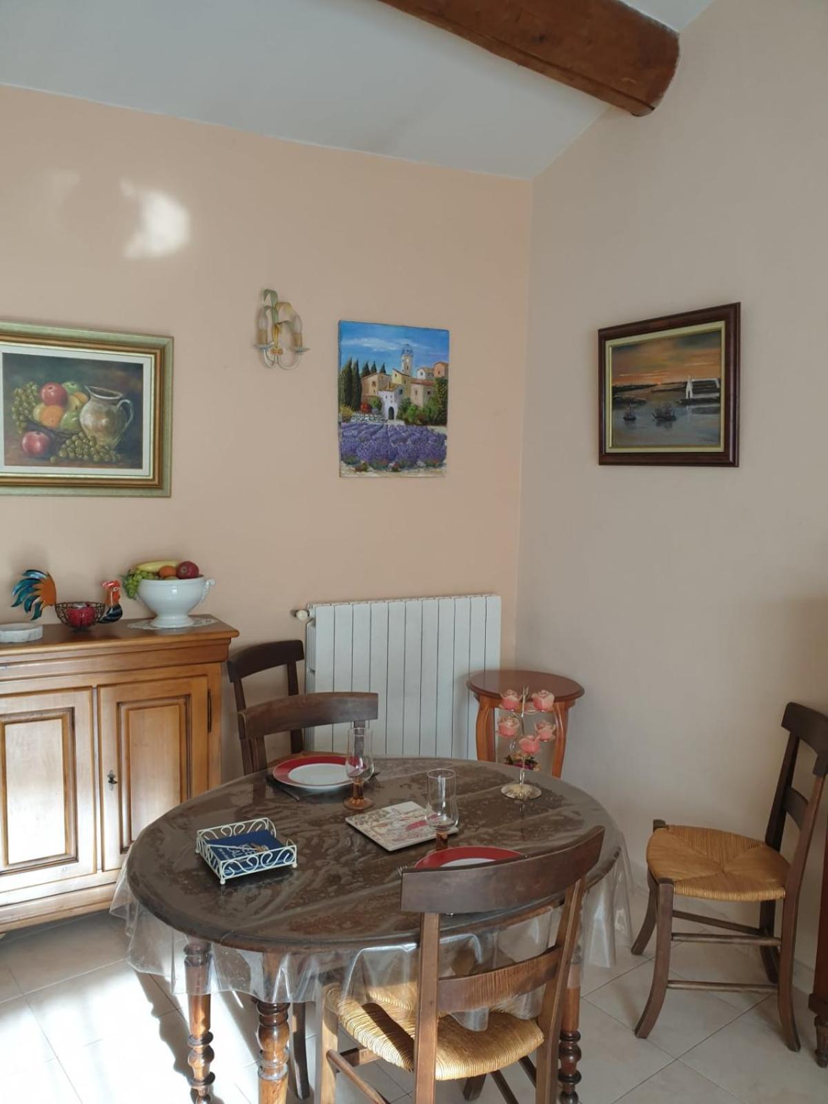 Charming House Near Avignon view 3