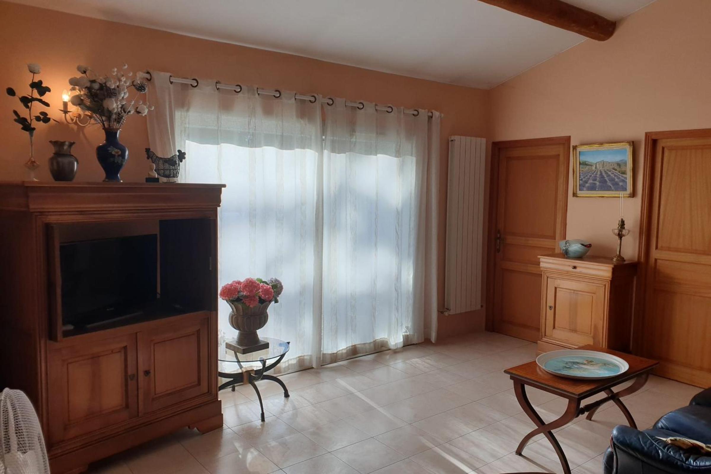 Charming House Near Avignon view 5