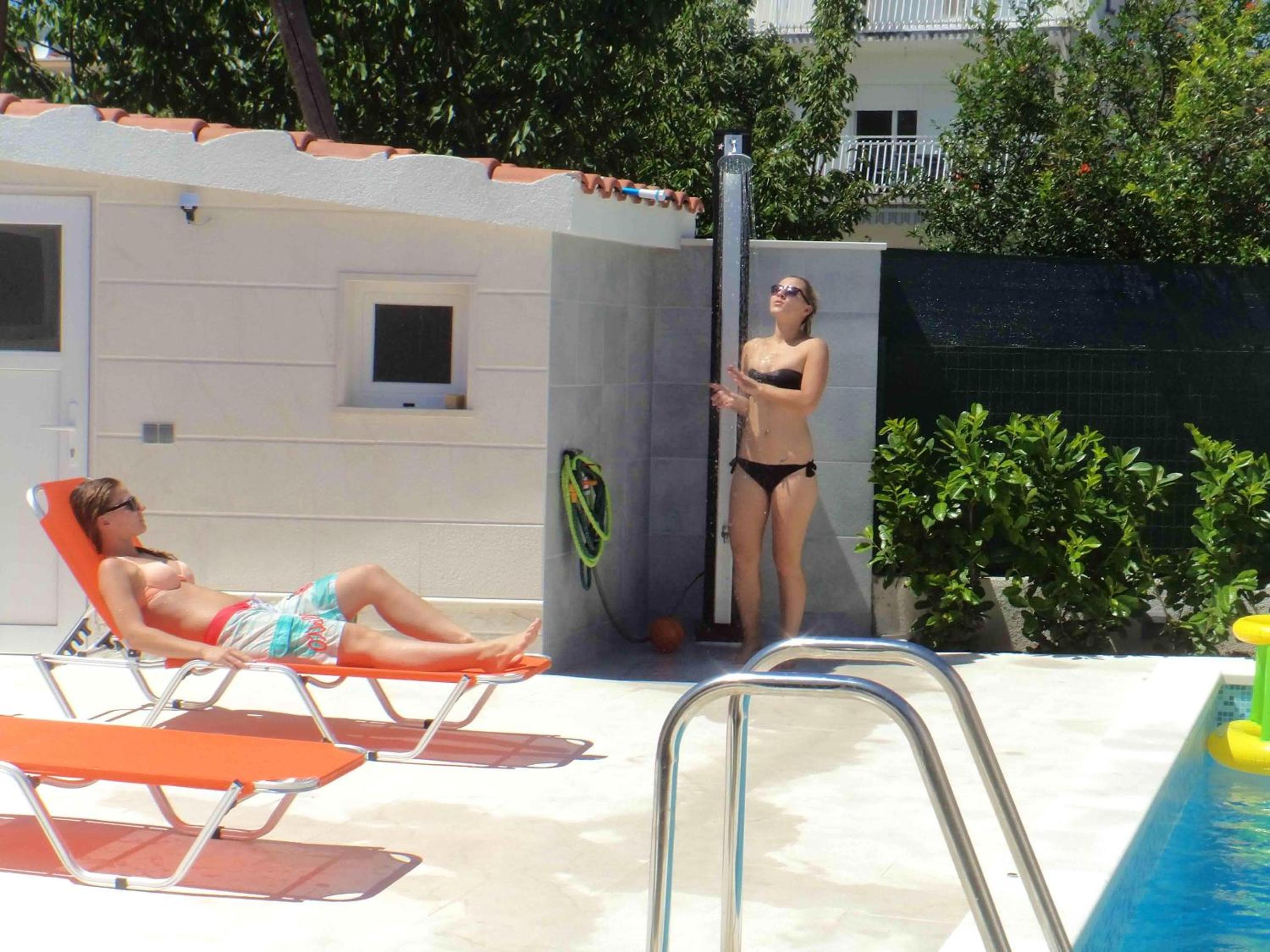 One bedroom appartement at Kastel Stafilic 200 m away from the beach with shared pool enclosed garden and wifi
