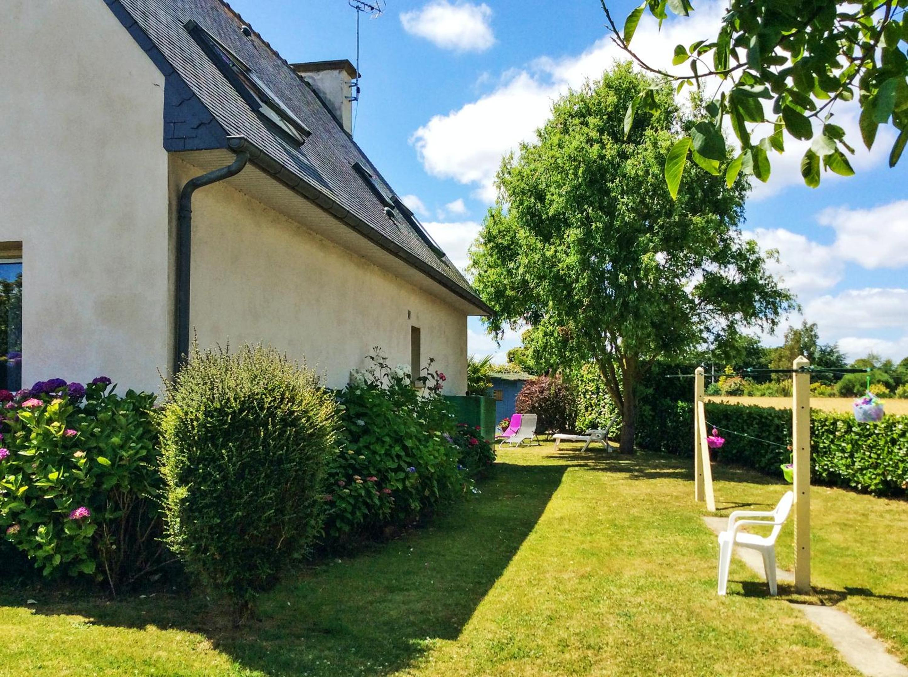 Maison de 4 chambres avec jardin clos et wifi a Tregomeur a 8 km de la plage