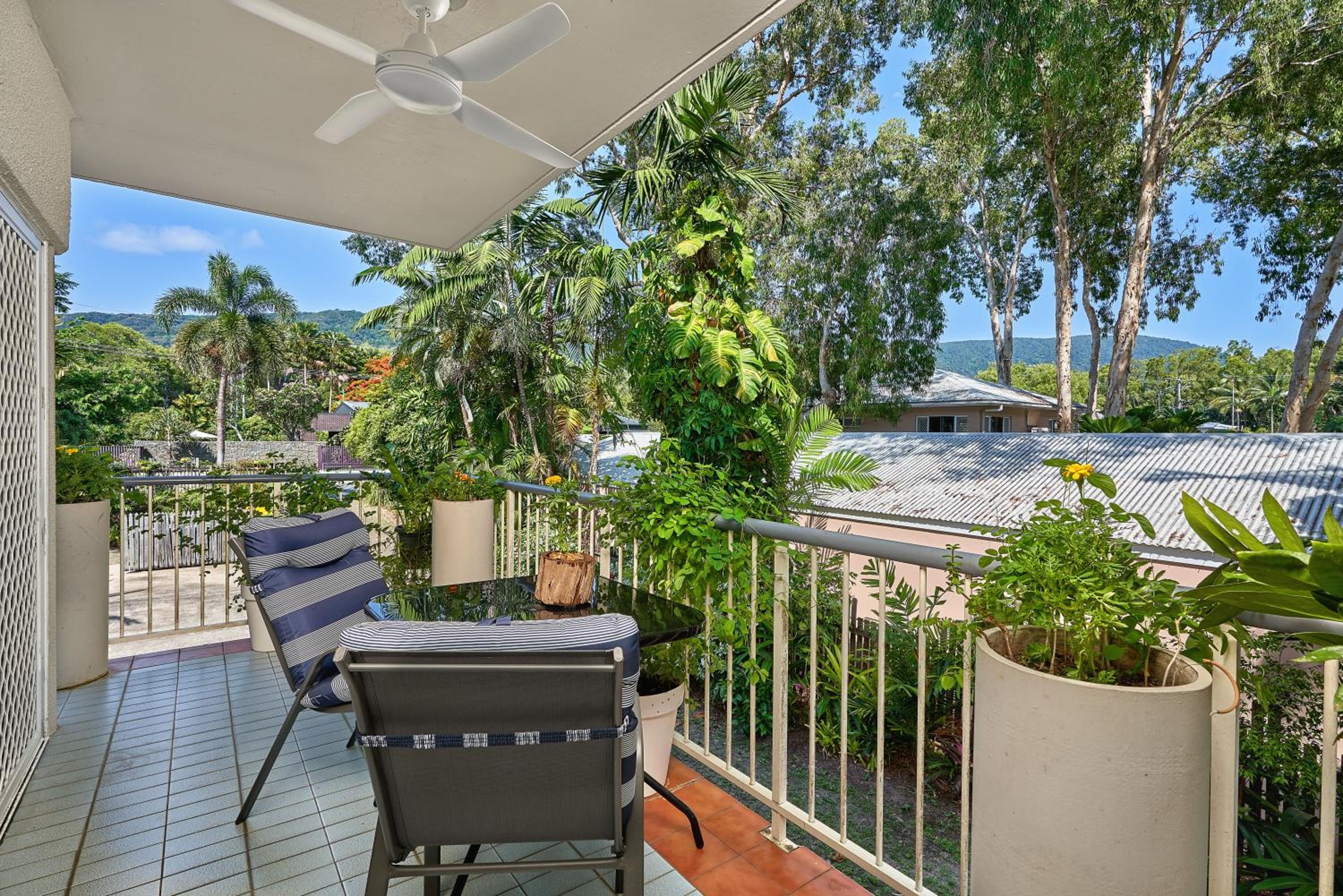 Sand Cay Apartments